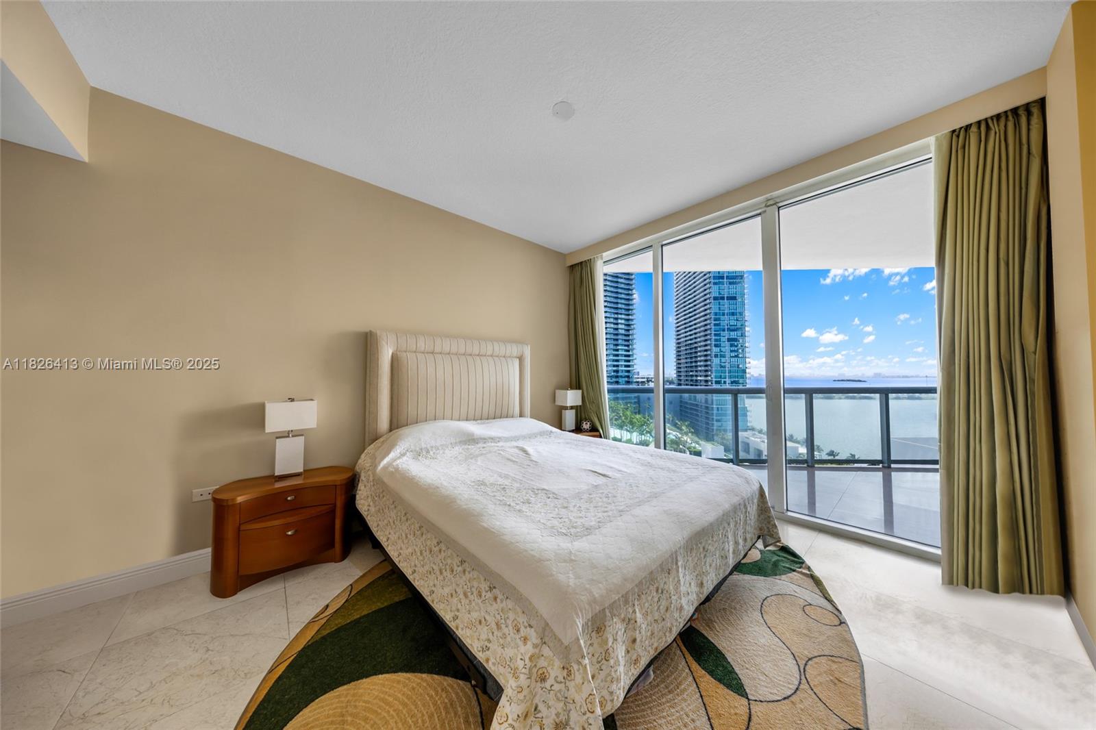 image Platinum Condo17