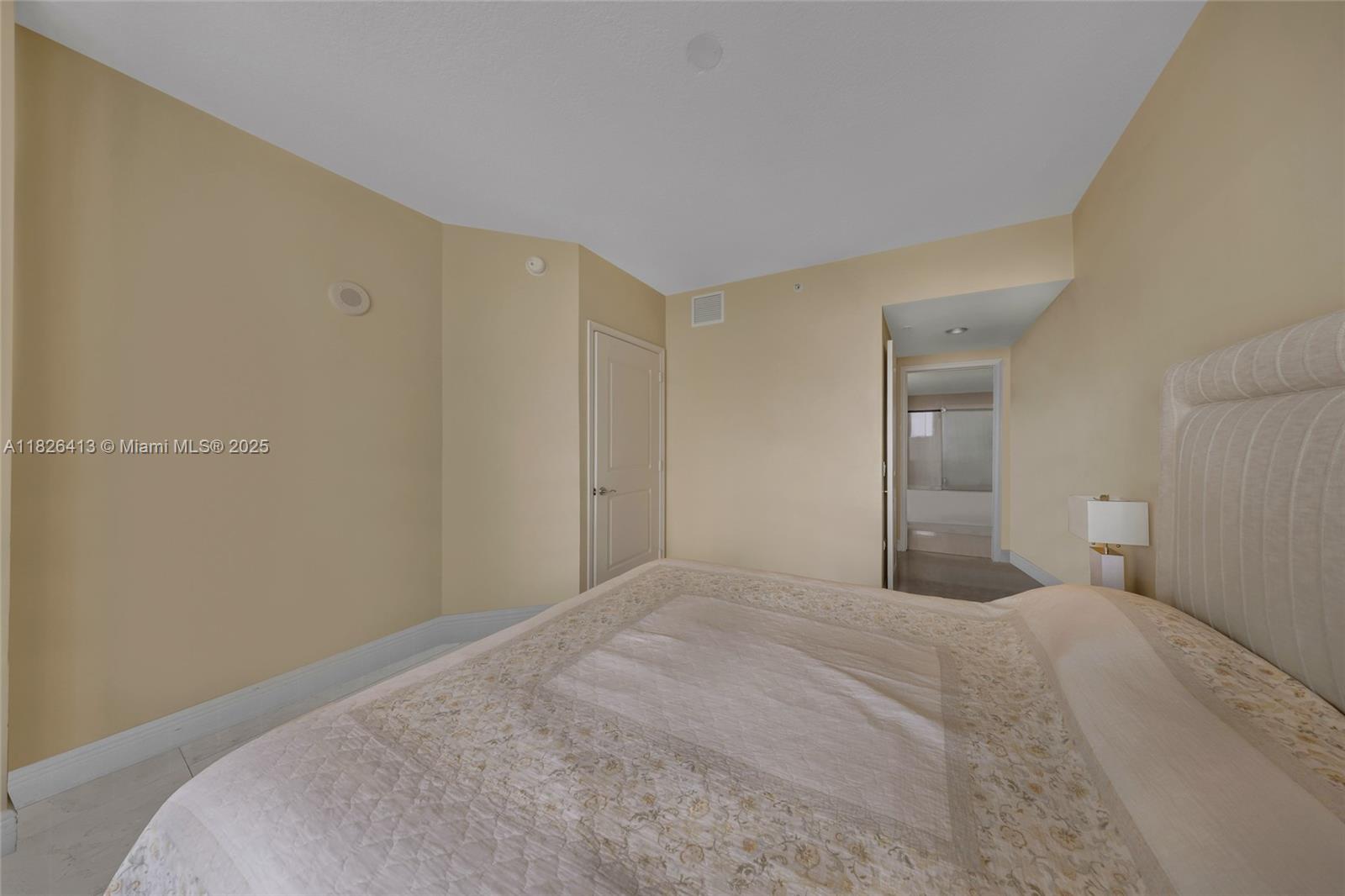 image Platinum Condo20