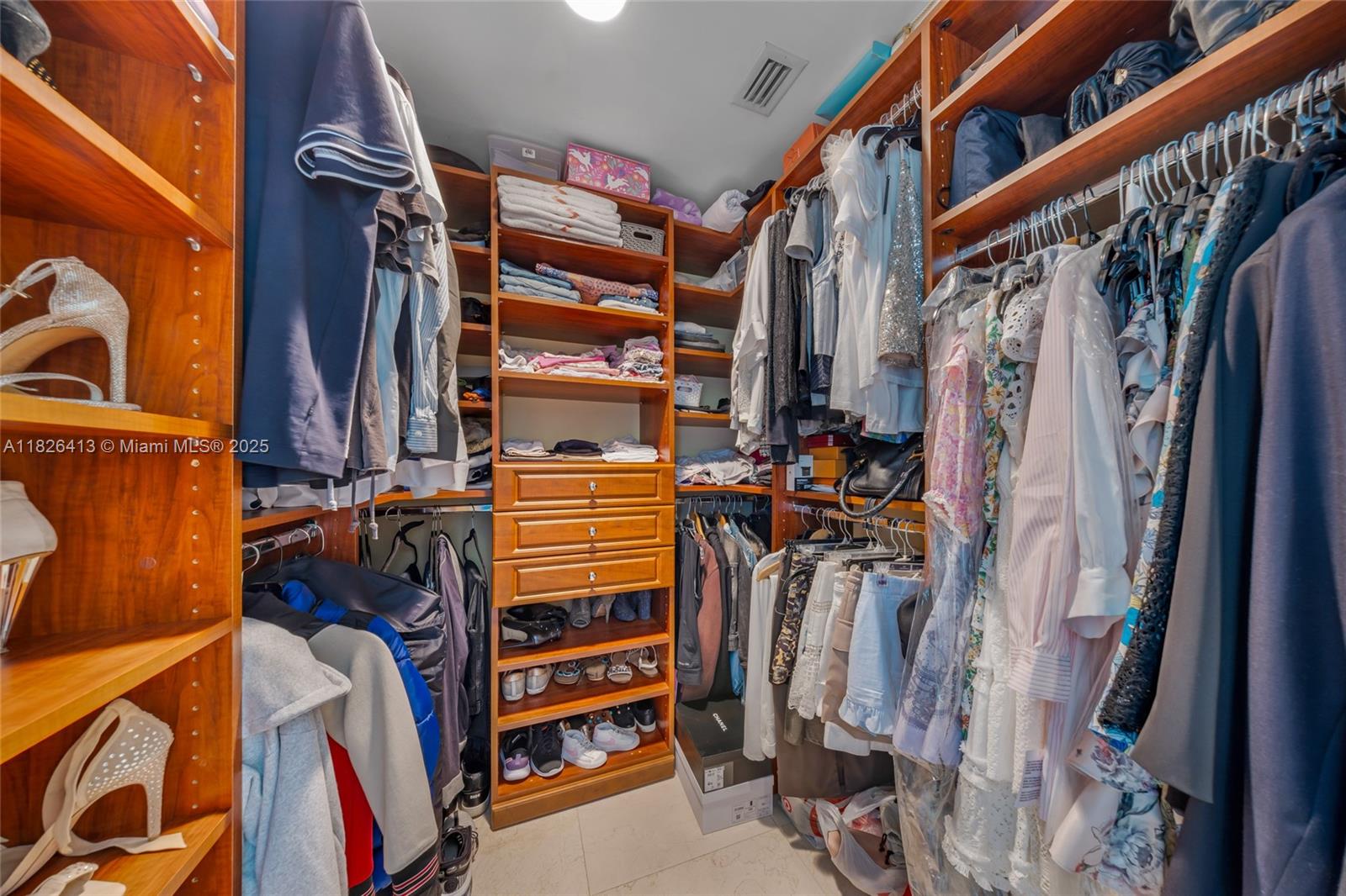 image Platinum Condo21