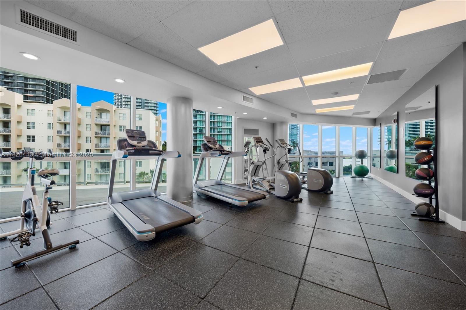 image Platinum Condo33