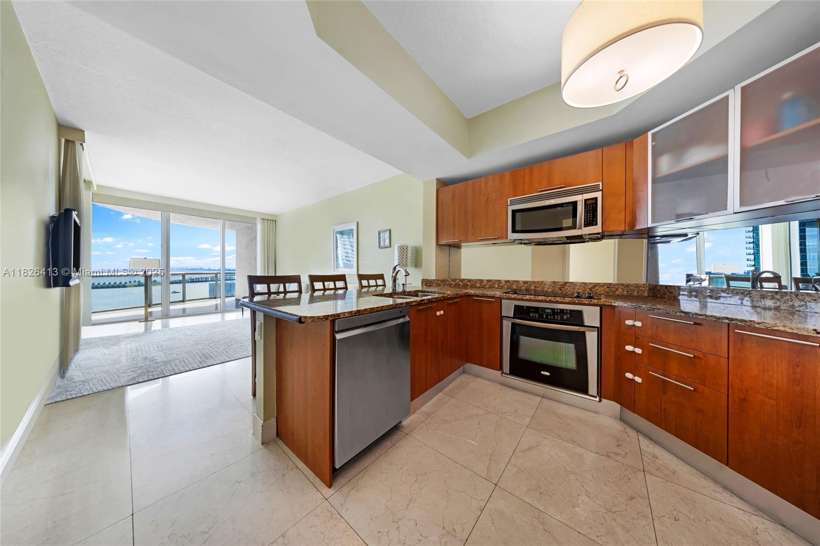 image Platinum Condo7