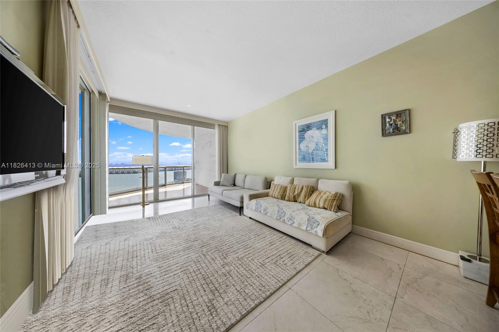 image Platinum Condo8
