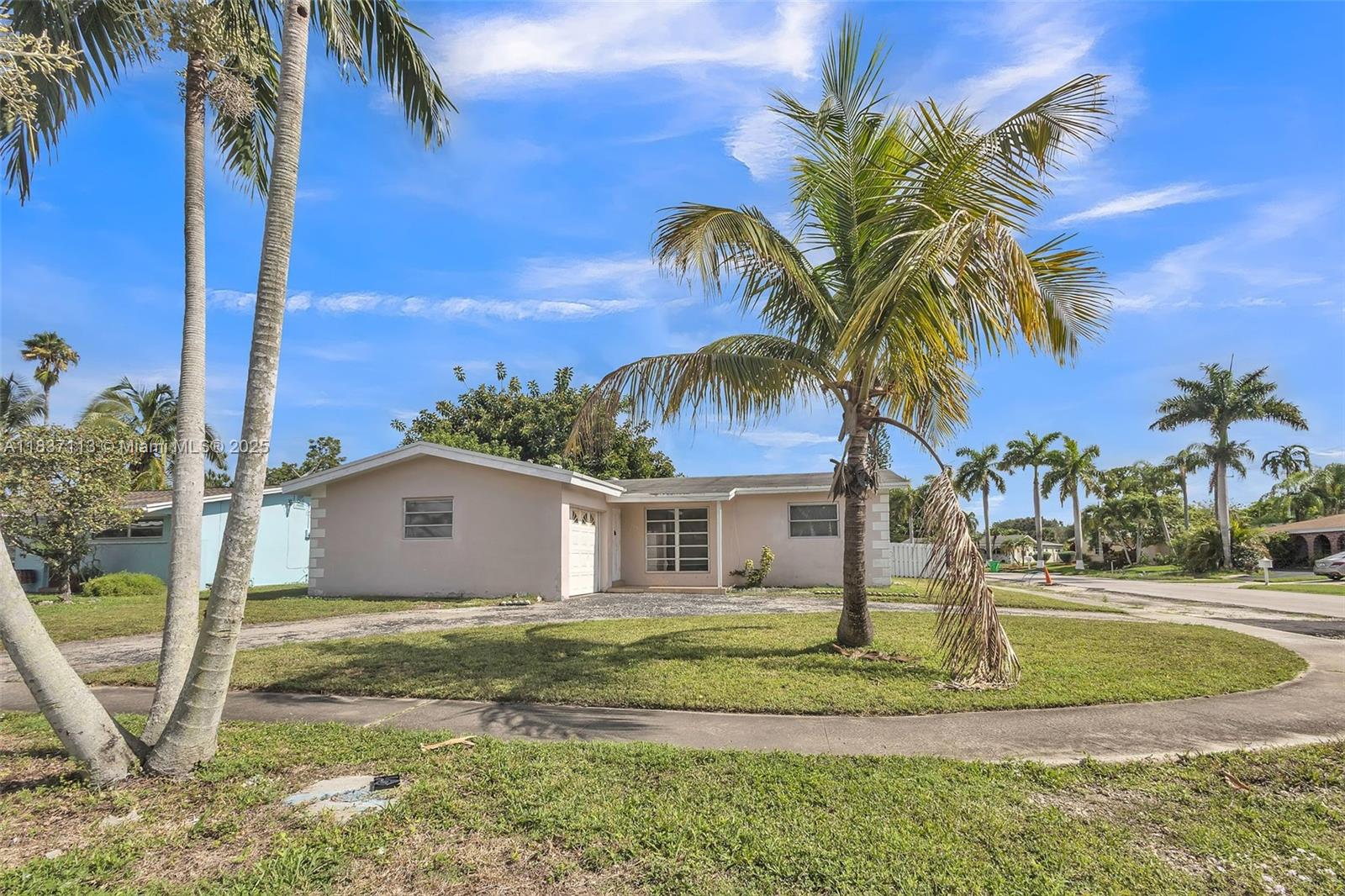 8361 NW 28th Pl,Sunrise, FL 33322