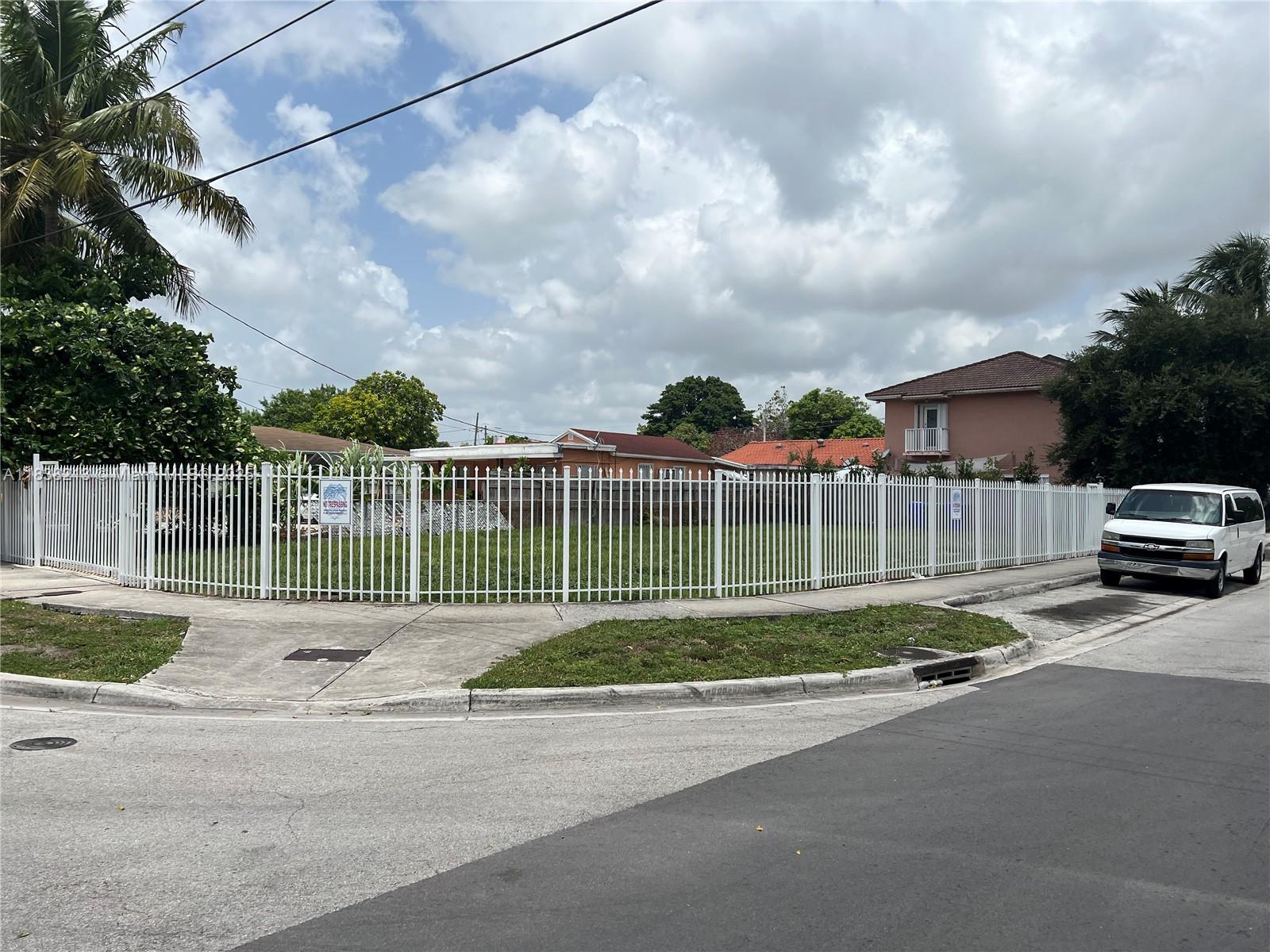1101 NW 25th St