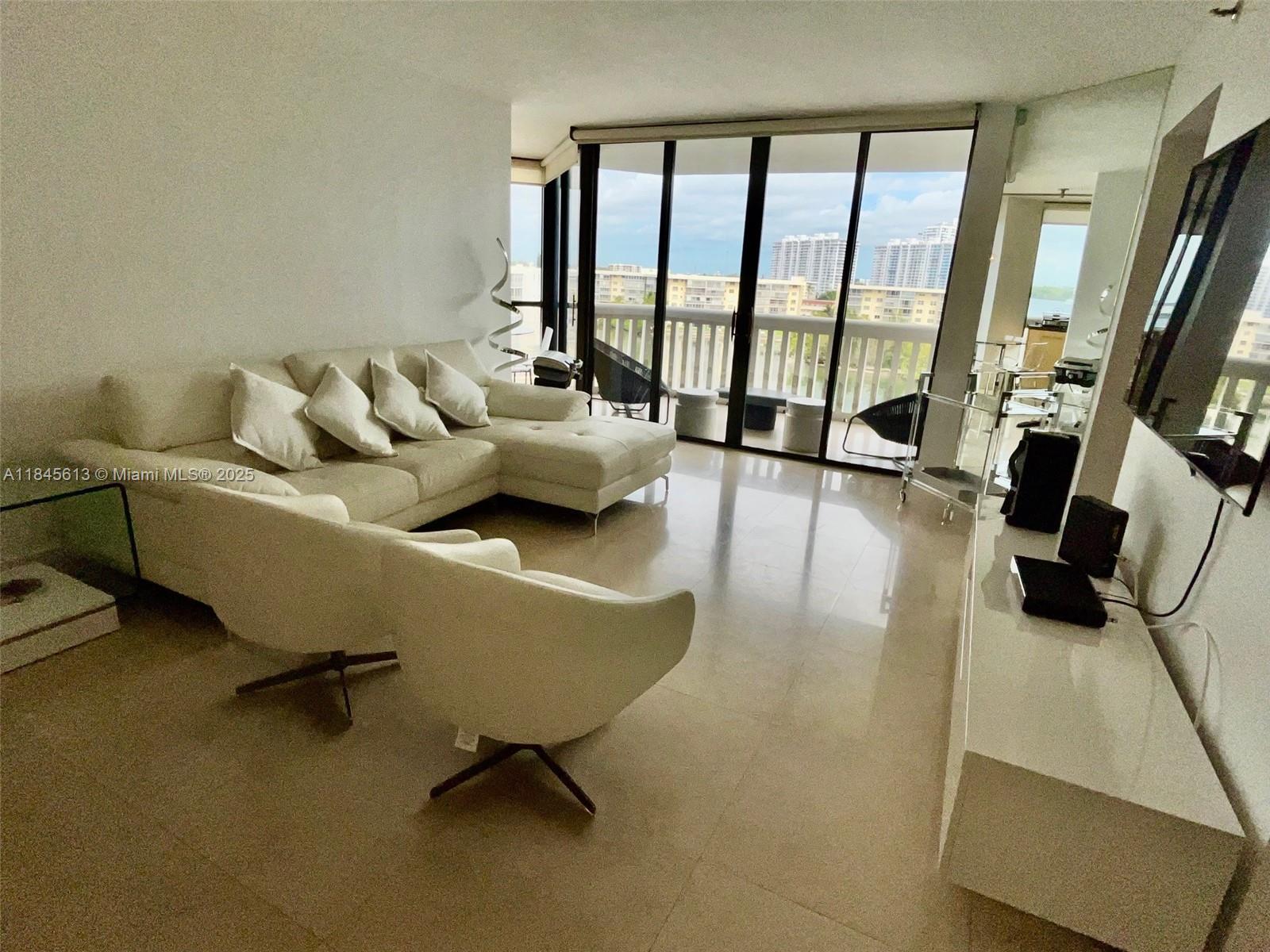 1000 Island Blvd #610