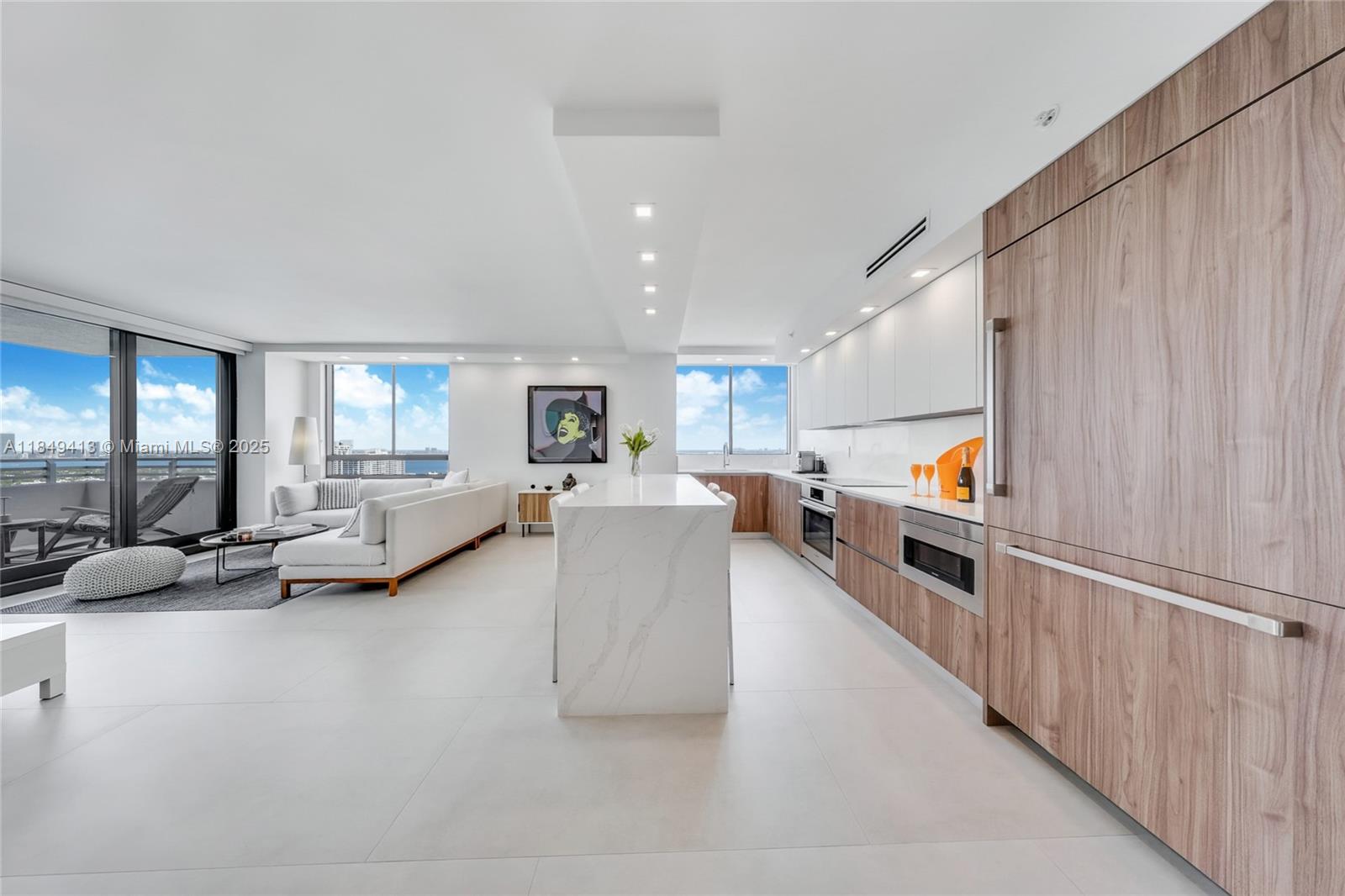 1330 West Ave #2501