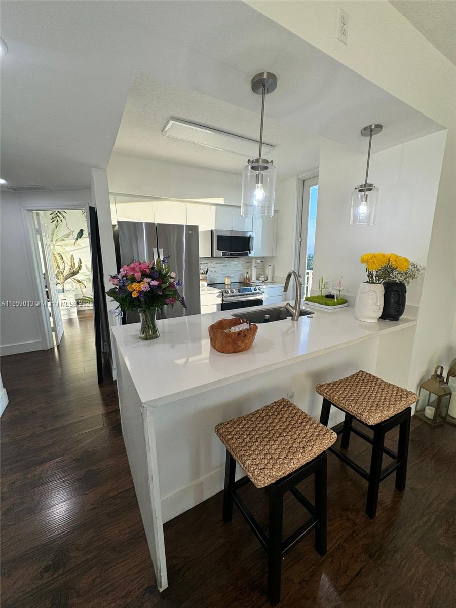 215 SW 42nd Ave #PH01