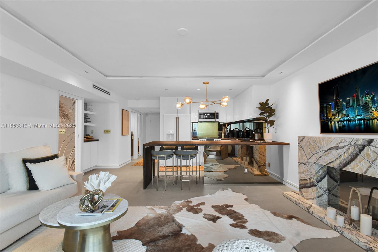2301 Collins Ave #1201