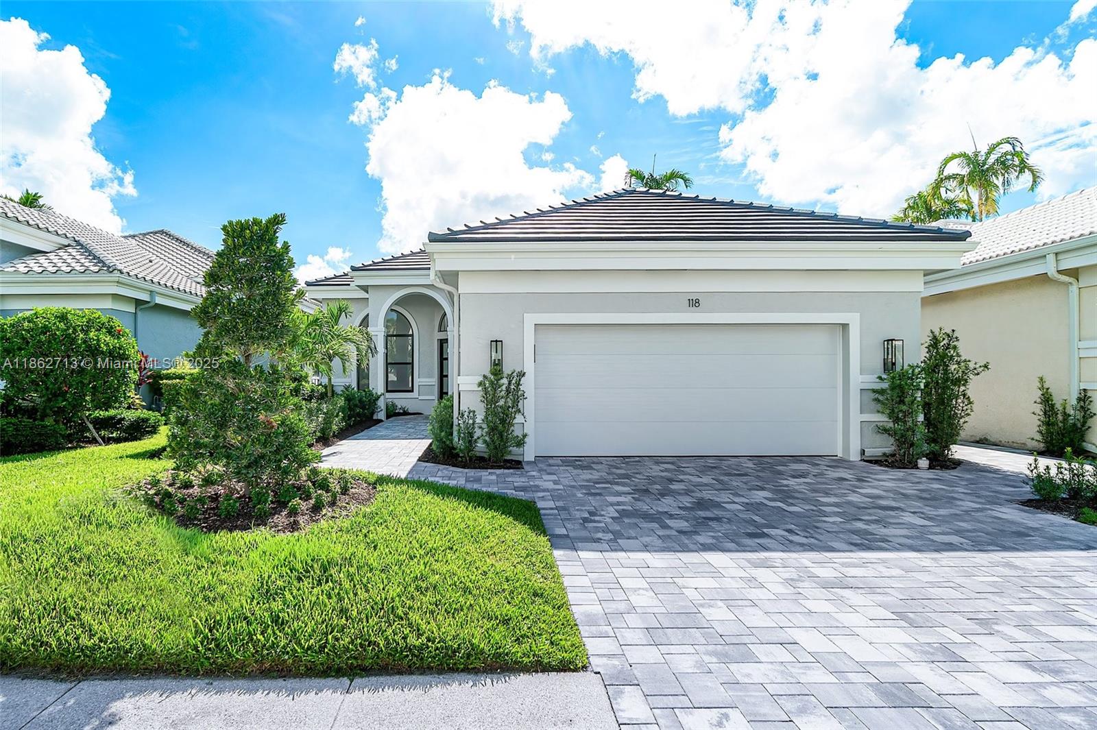 118 Emerald Key Ln