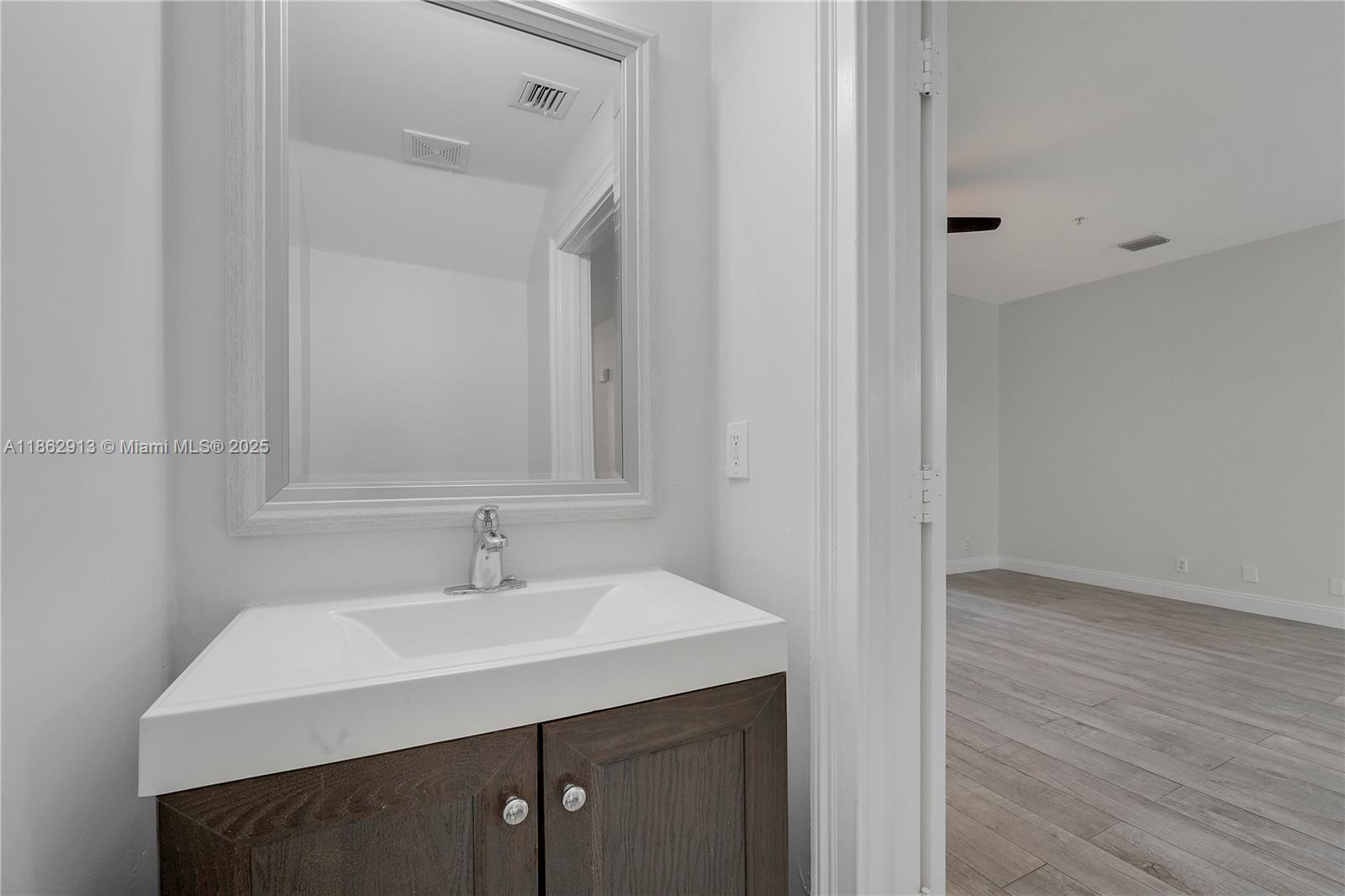 108 Lighthouse Cir #E Tequesta, FL 33469