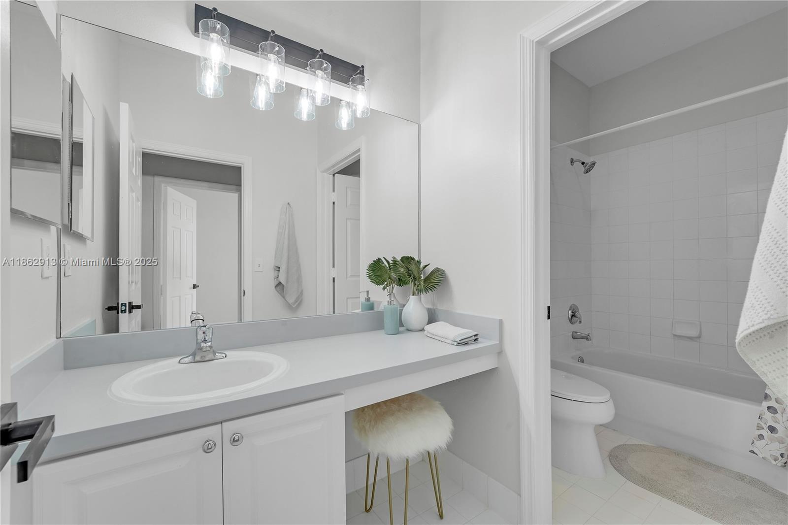 108 Lighthouse Cir #E Tequesta, FL 33469