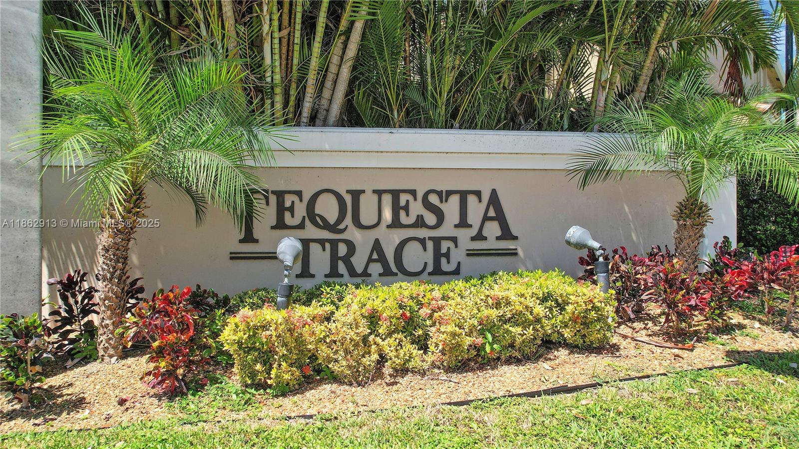 108 Lighthouse Cir #E Tequesta, FL 33469