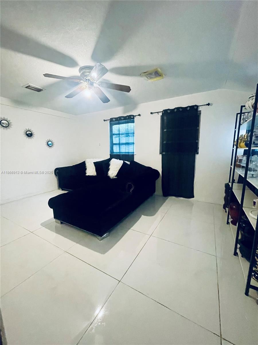 2751 Nw 99th St