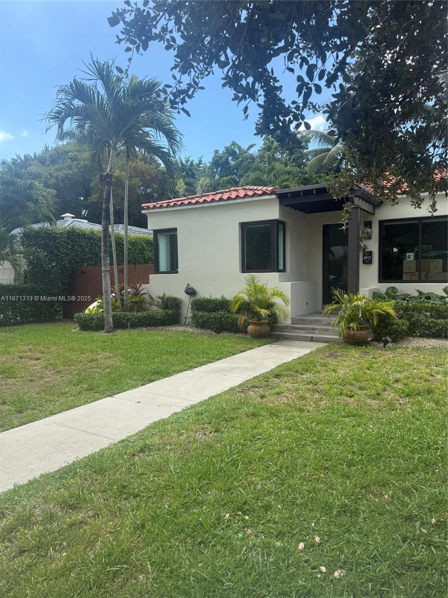 890 NE 72nd Ter