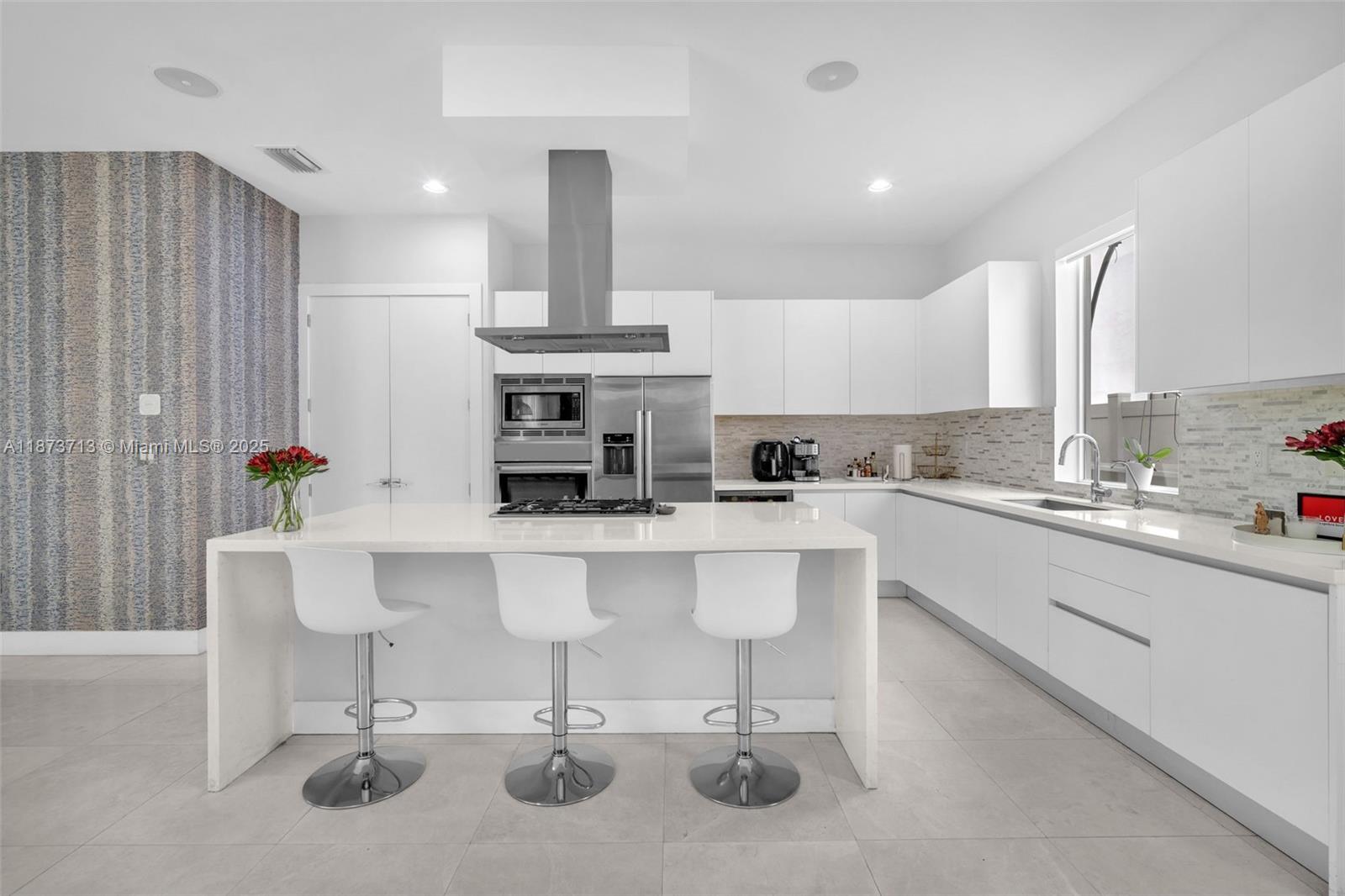 7457 NW 101st Ave Doral, FL 33178