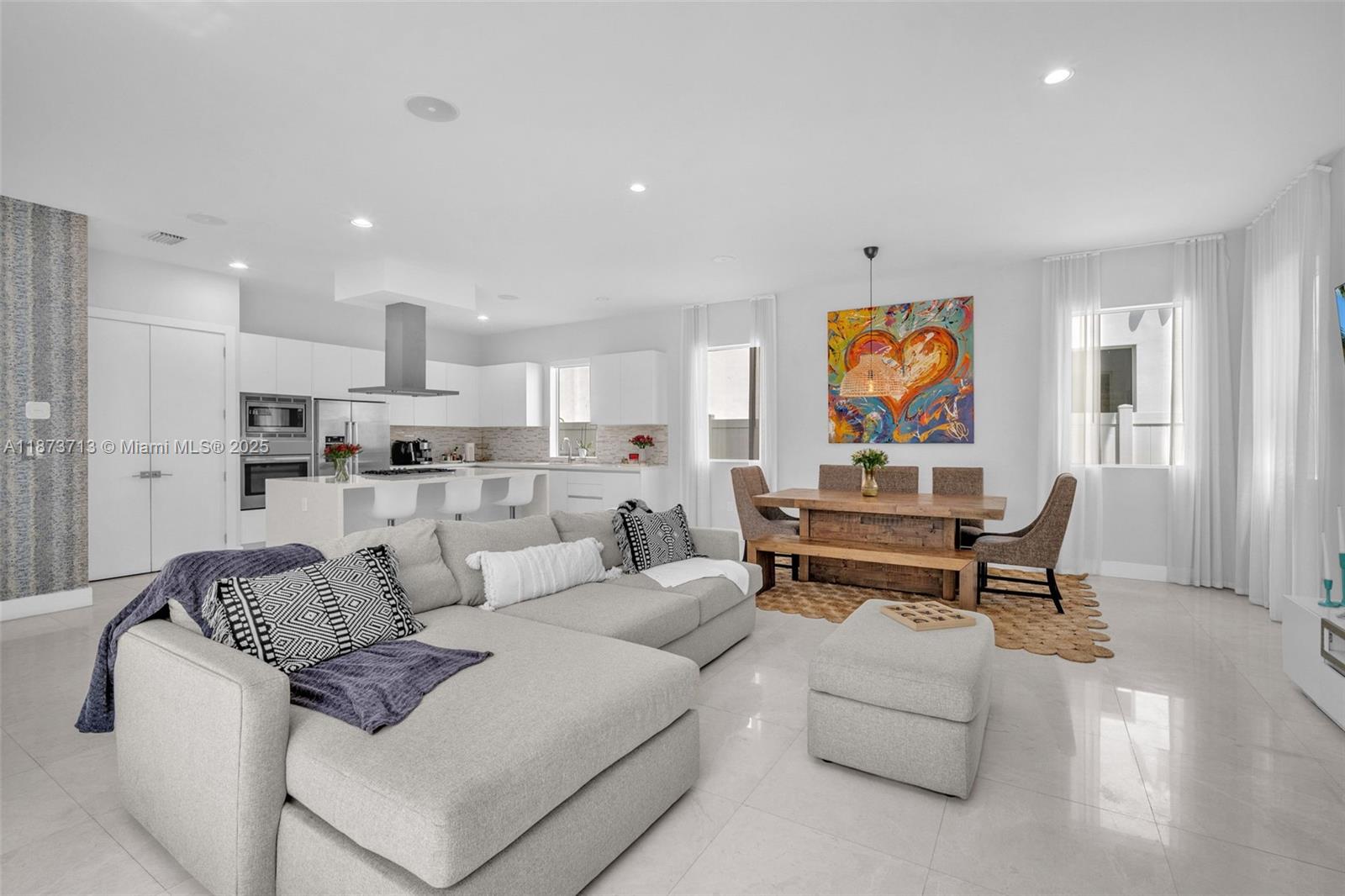 7457 NW 101st Ave Doral, FL 33178