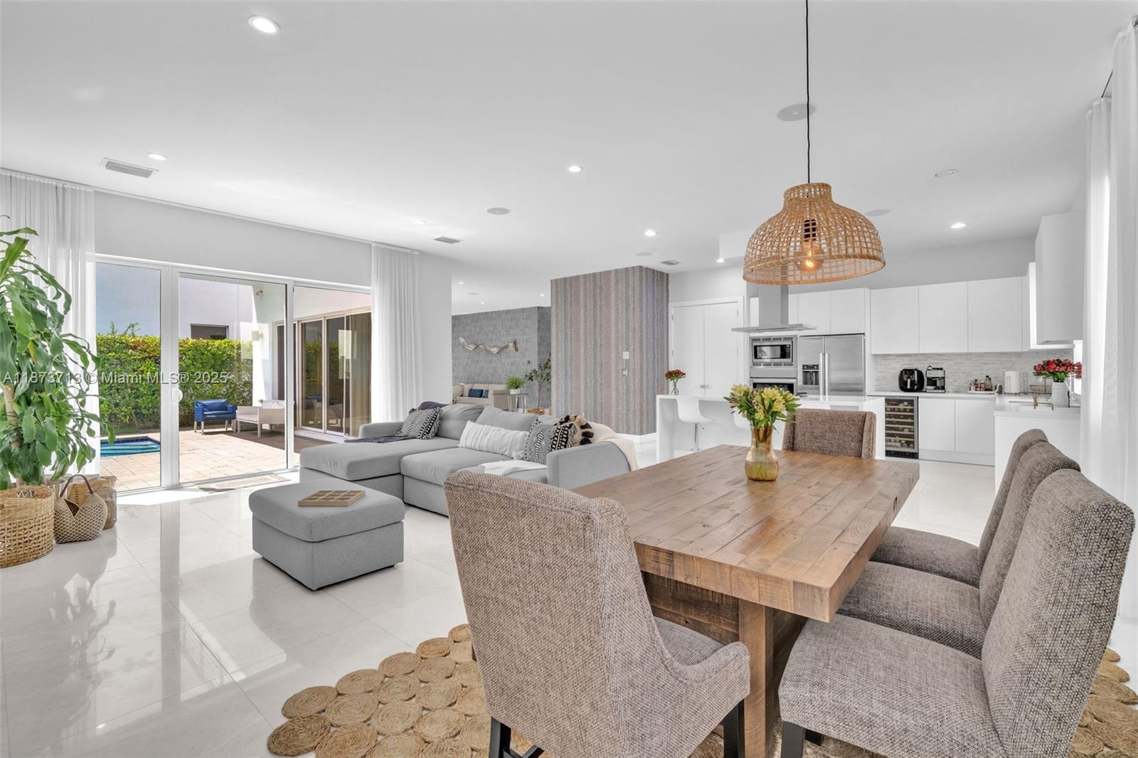 7457 NW 101st Ave Doral, FL 33178