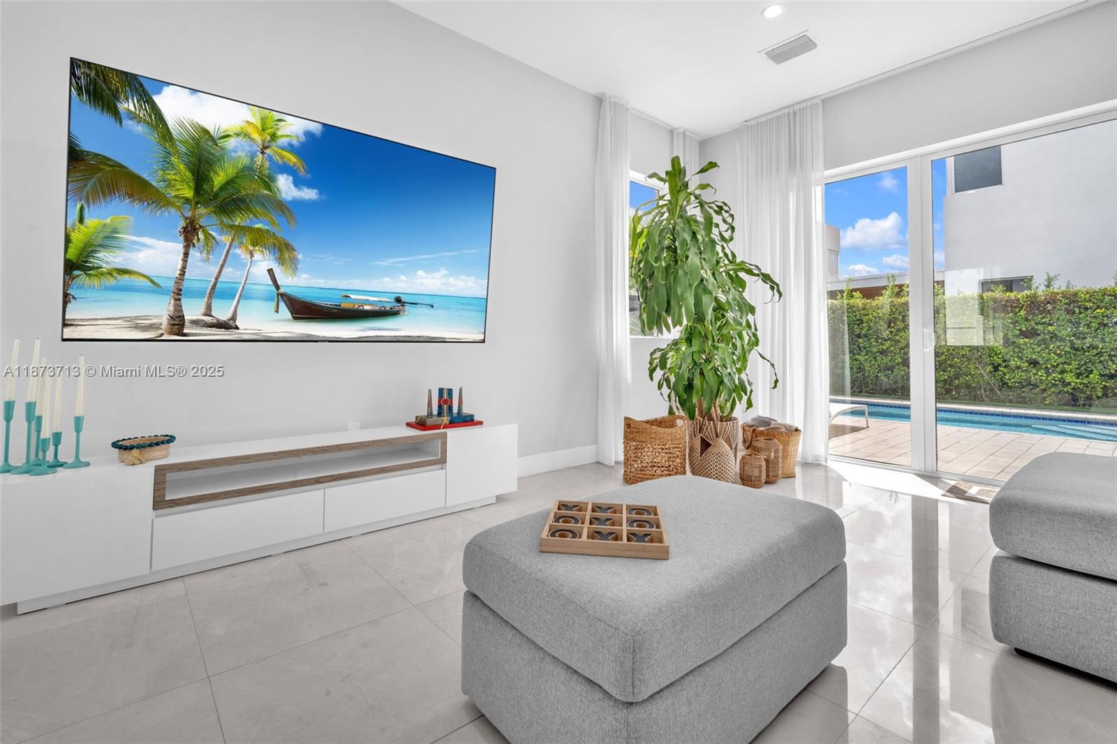 7457 NW 101st Ave Doral, FL 33178