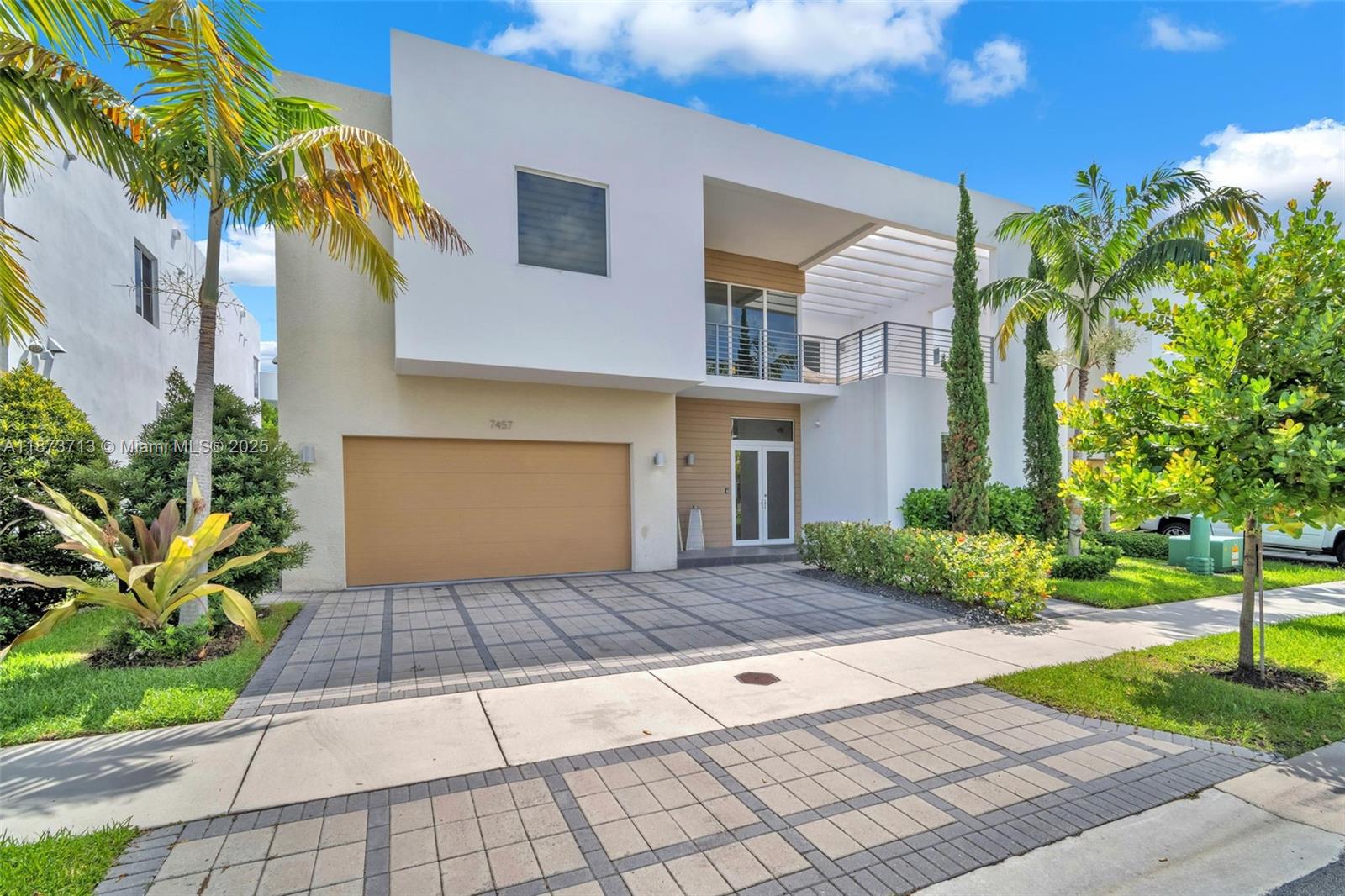 7457 NW 101st Ave Doral, FL 33178