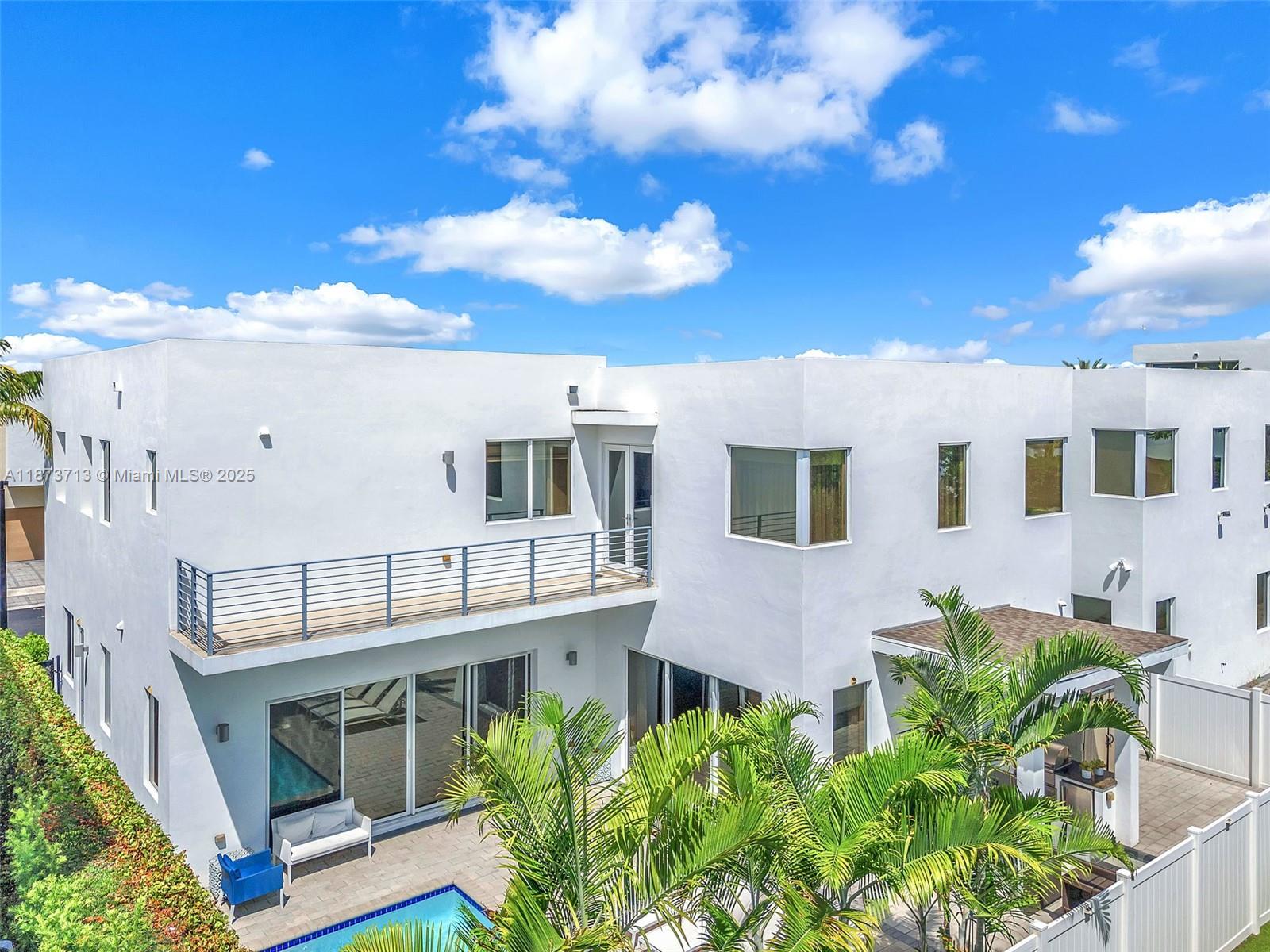 7457 NW 101st Ave Doral, FL 33178