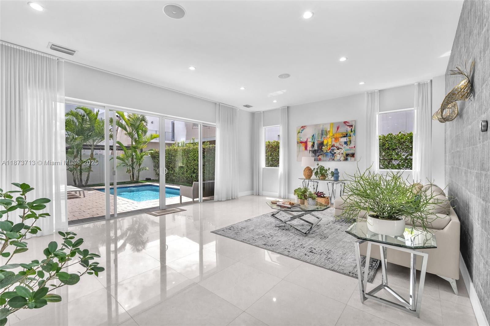 7457 NW 101st Ave Doral, FL 33178