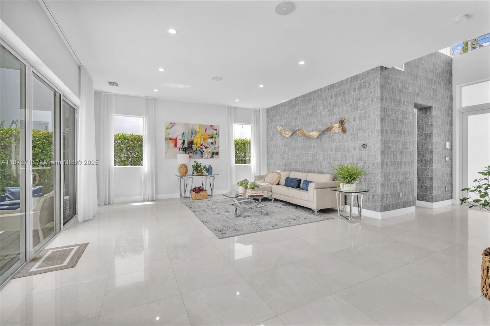 7457 NW 101st Ave Doral, FL 33178