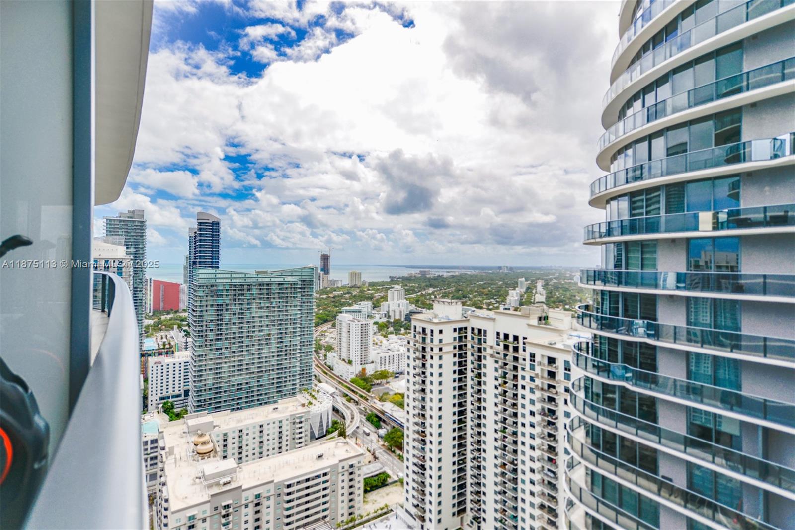 image Brickell Heights20