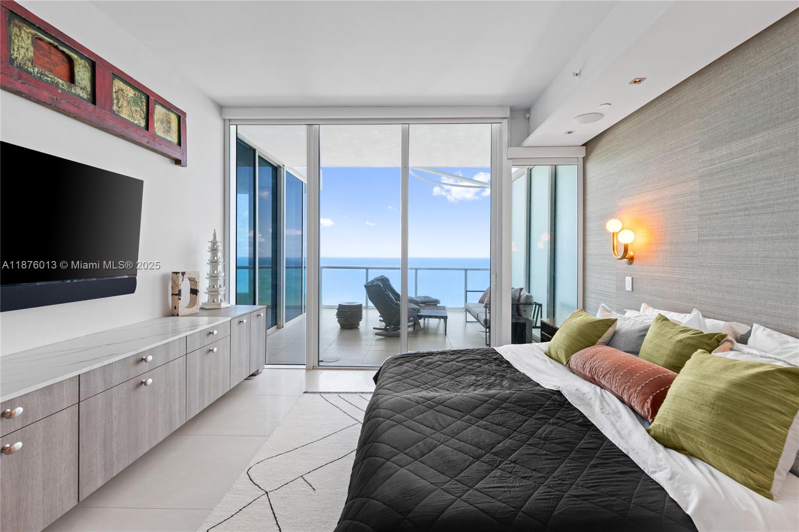 image Continuum On South Beach16