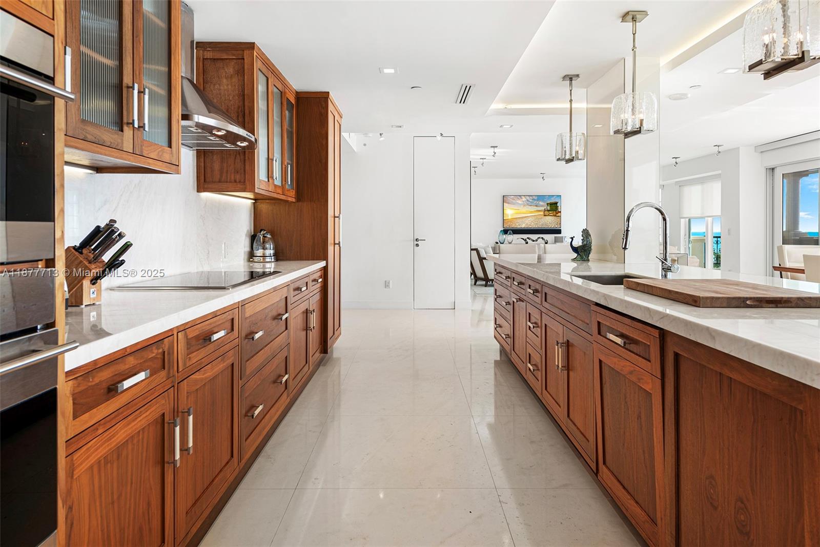 7966 Fisher Is Dr #7966 Miami Beach, FL 33109