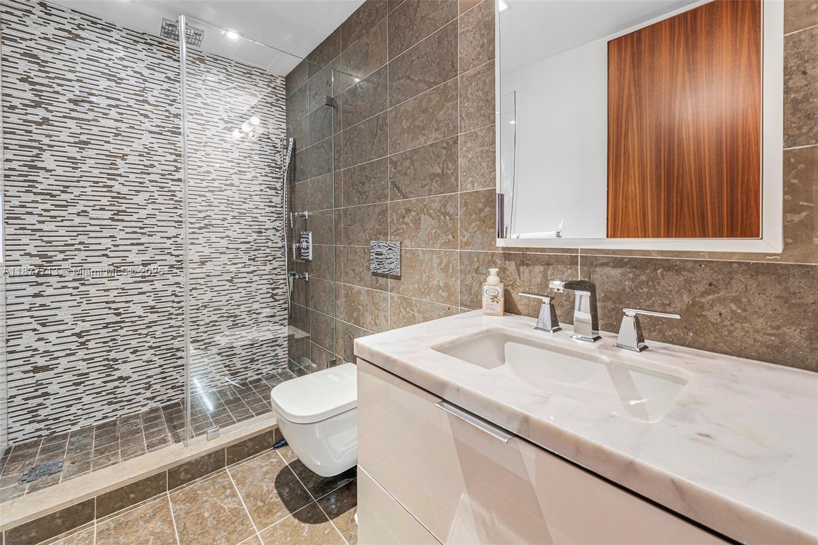 7966 Fisher Is Dr #7966 Miami Beach, FL 33109