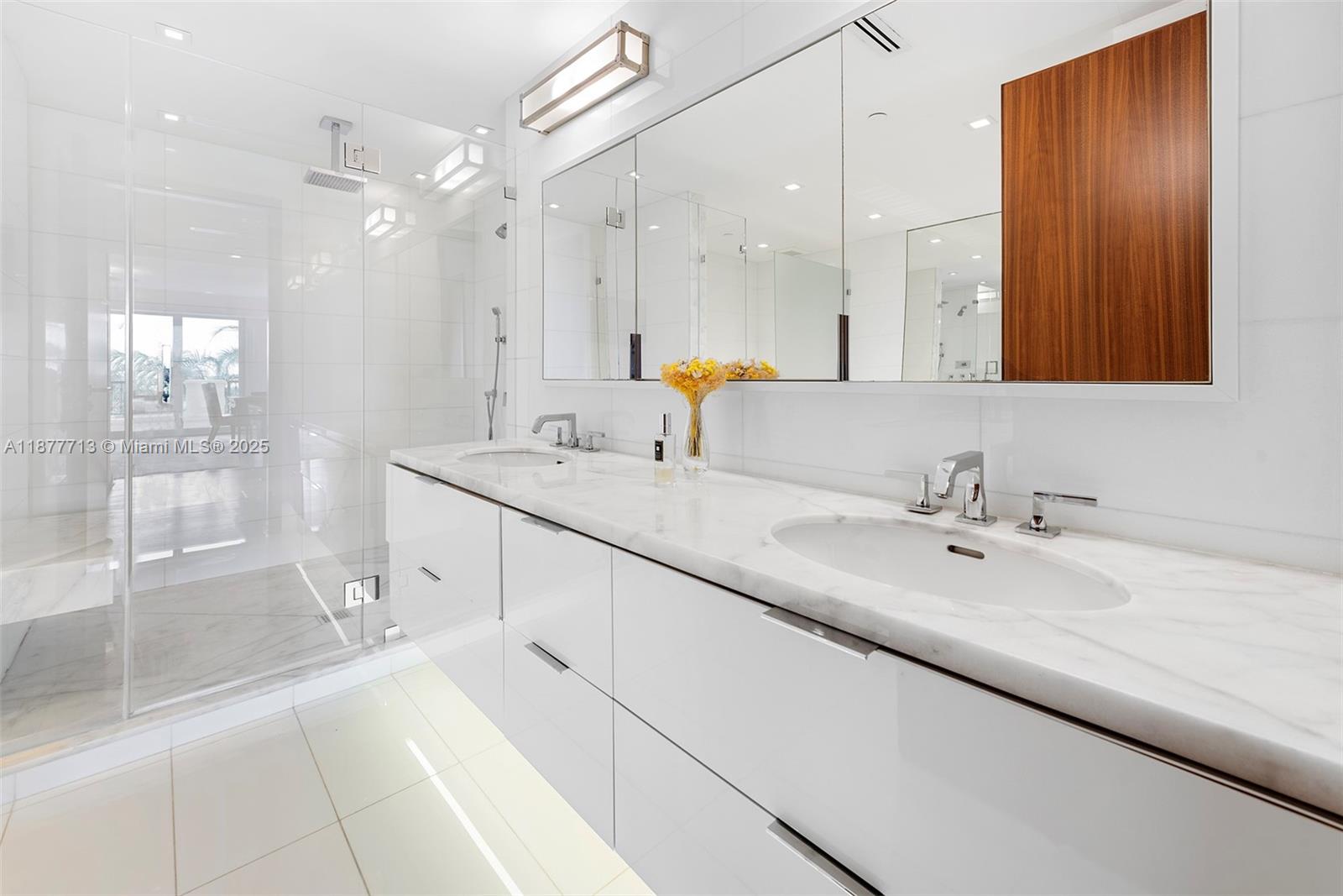 7966 Fisher Is Dr #7966 Miami Beach, FL 33109