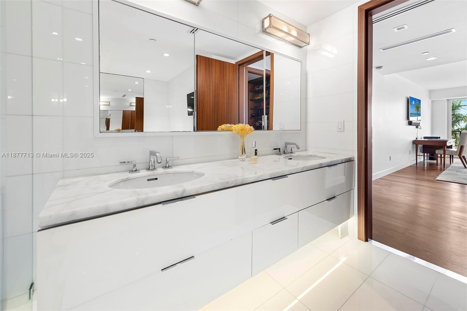 7966 Fisher Is Dr #7966 Miami Beach, FL 33109