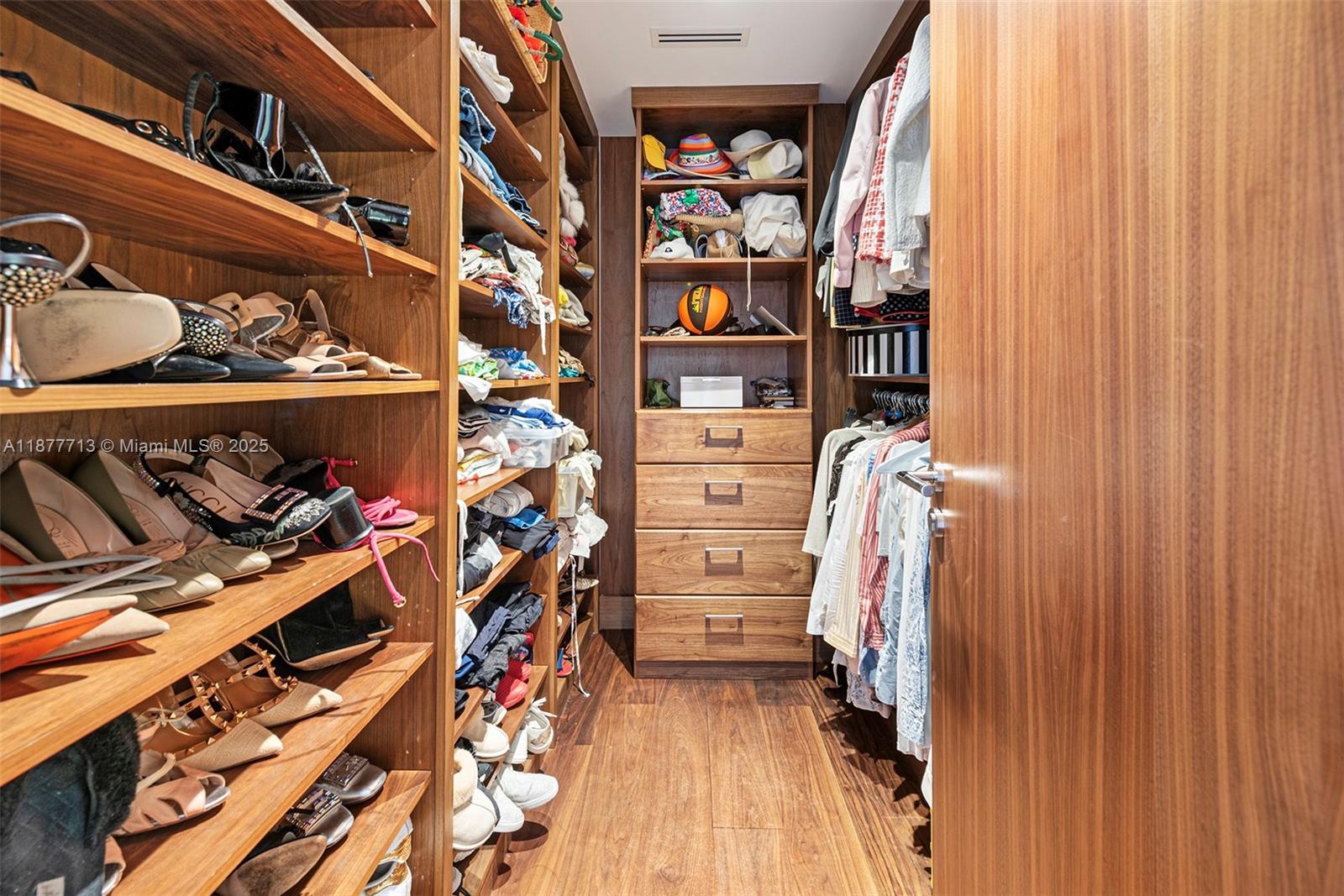 7966 Fisher Is Dr #7966 Miami Beach, FL 33109