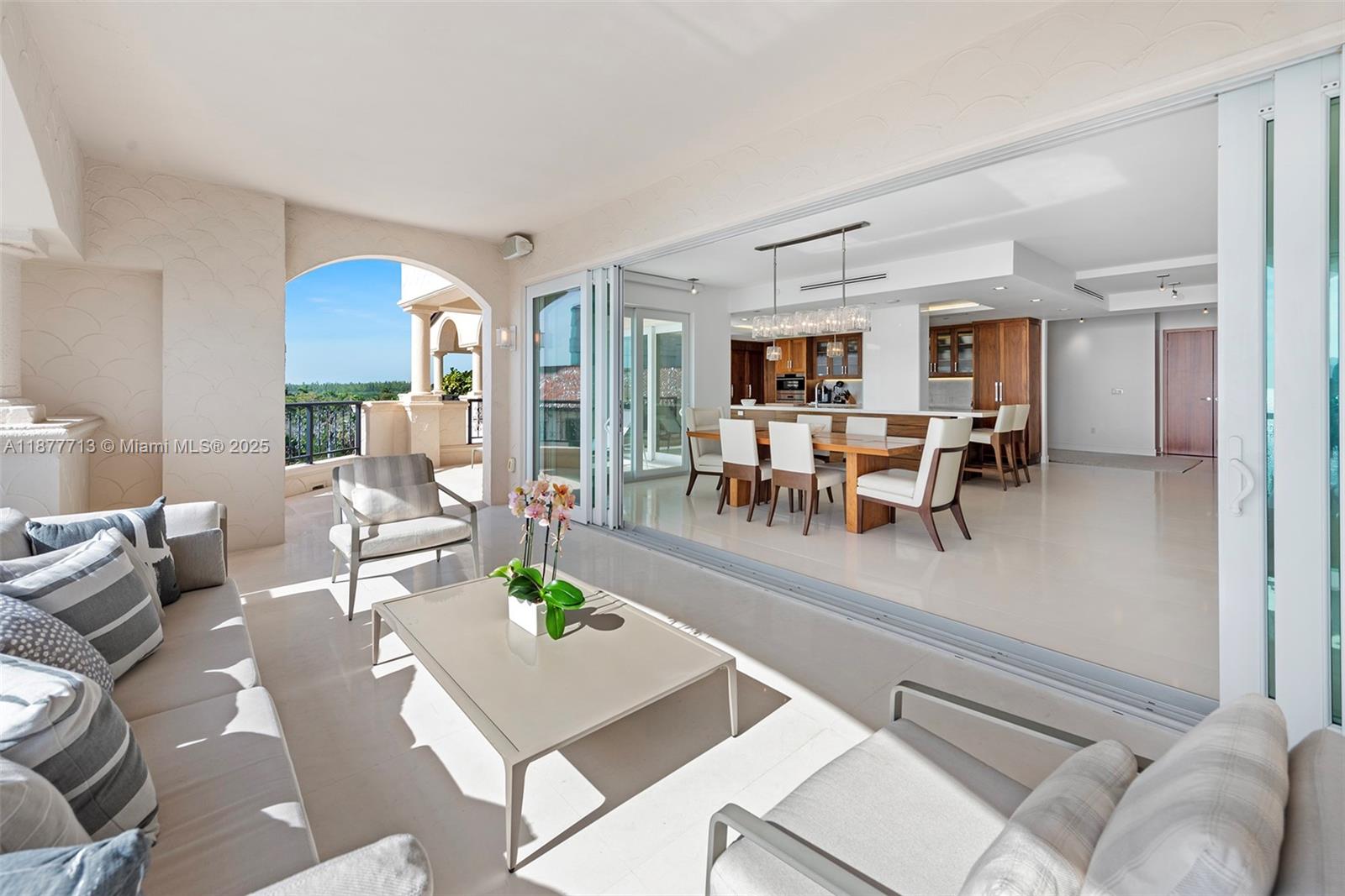 7966 Fisher Is Dr #7966 Miami Beach, FL 33109