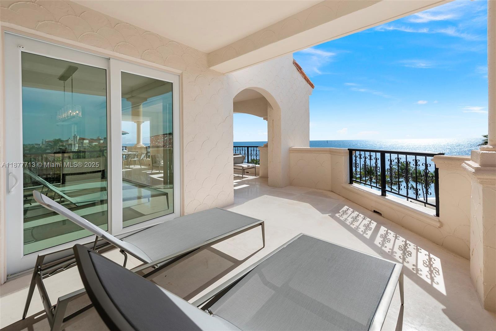 7966 Fisher Is Dr #7966 Miami Beach, FL 33109