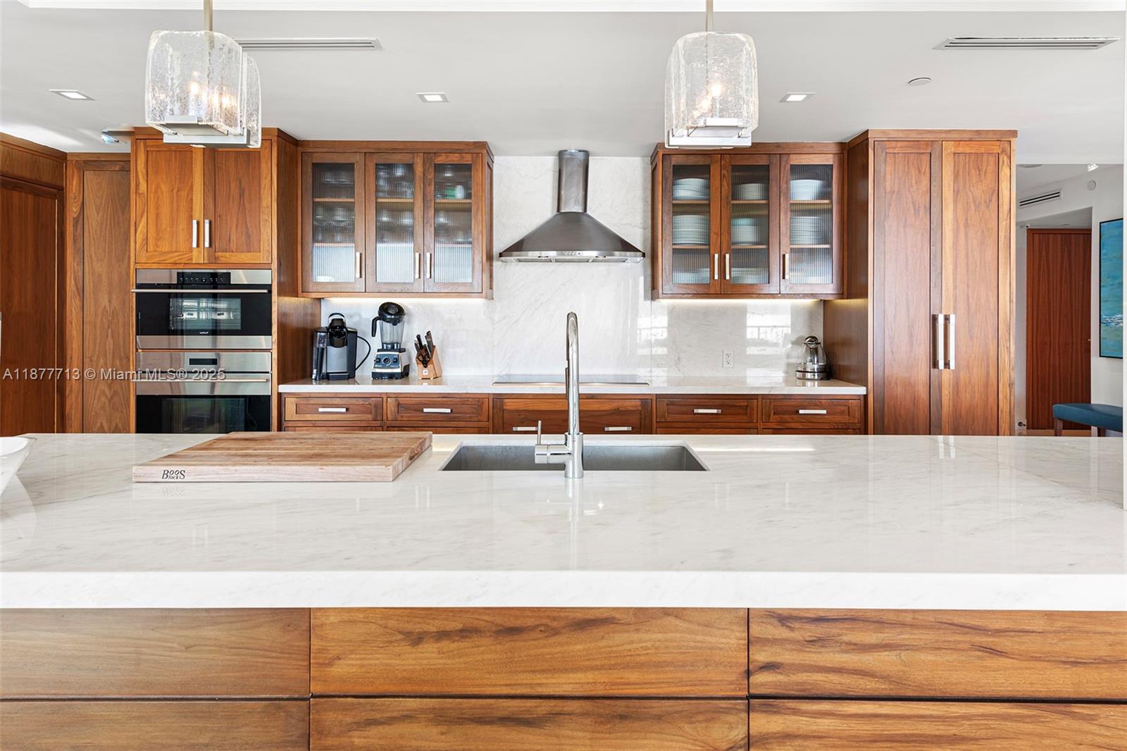 7966 Fisher Is Dr #7966 Miami Beach, FL 33109