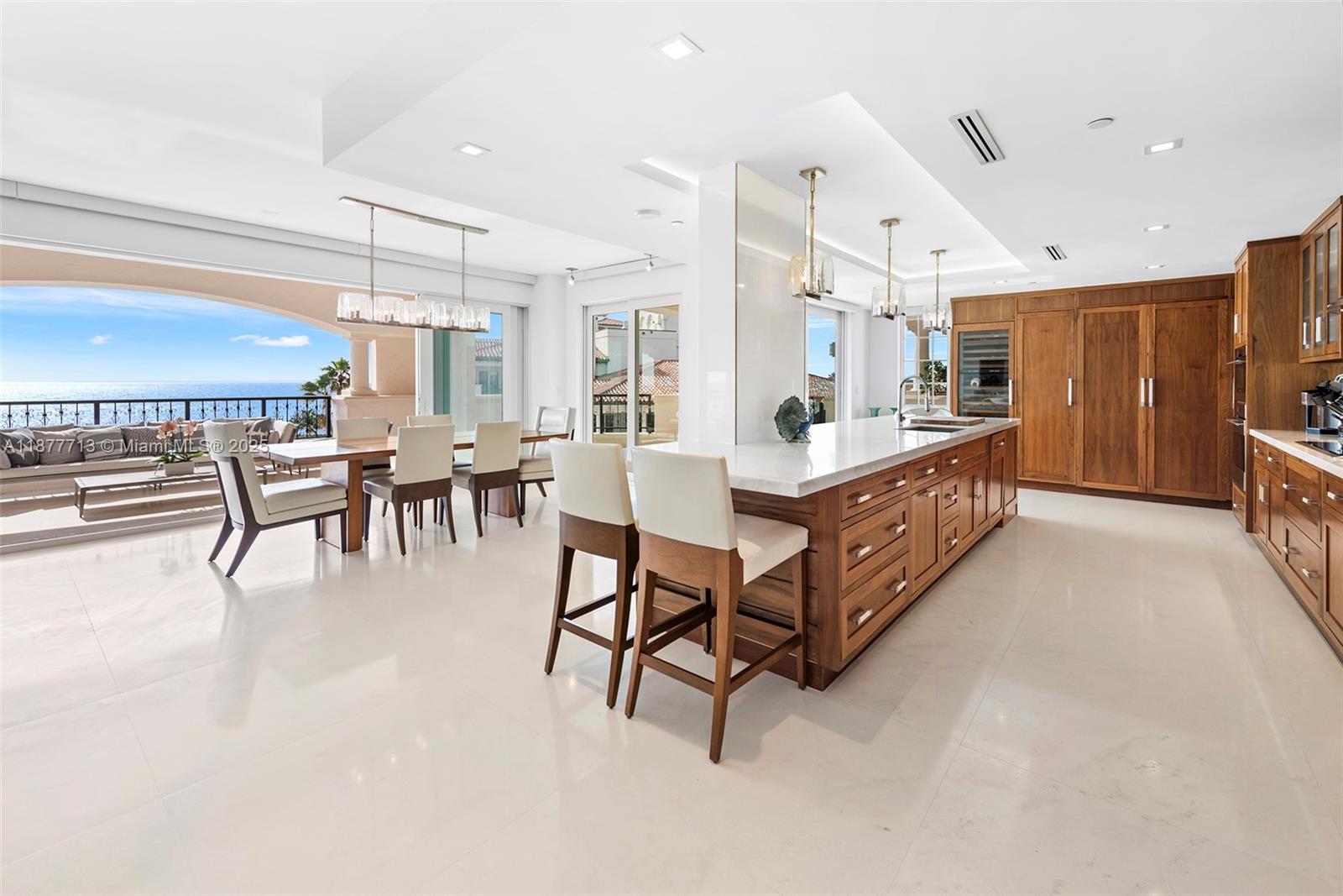 7966 Fisher Is Dr #7966 Miami Beach, FL 33109