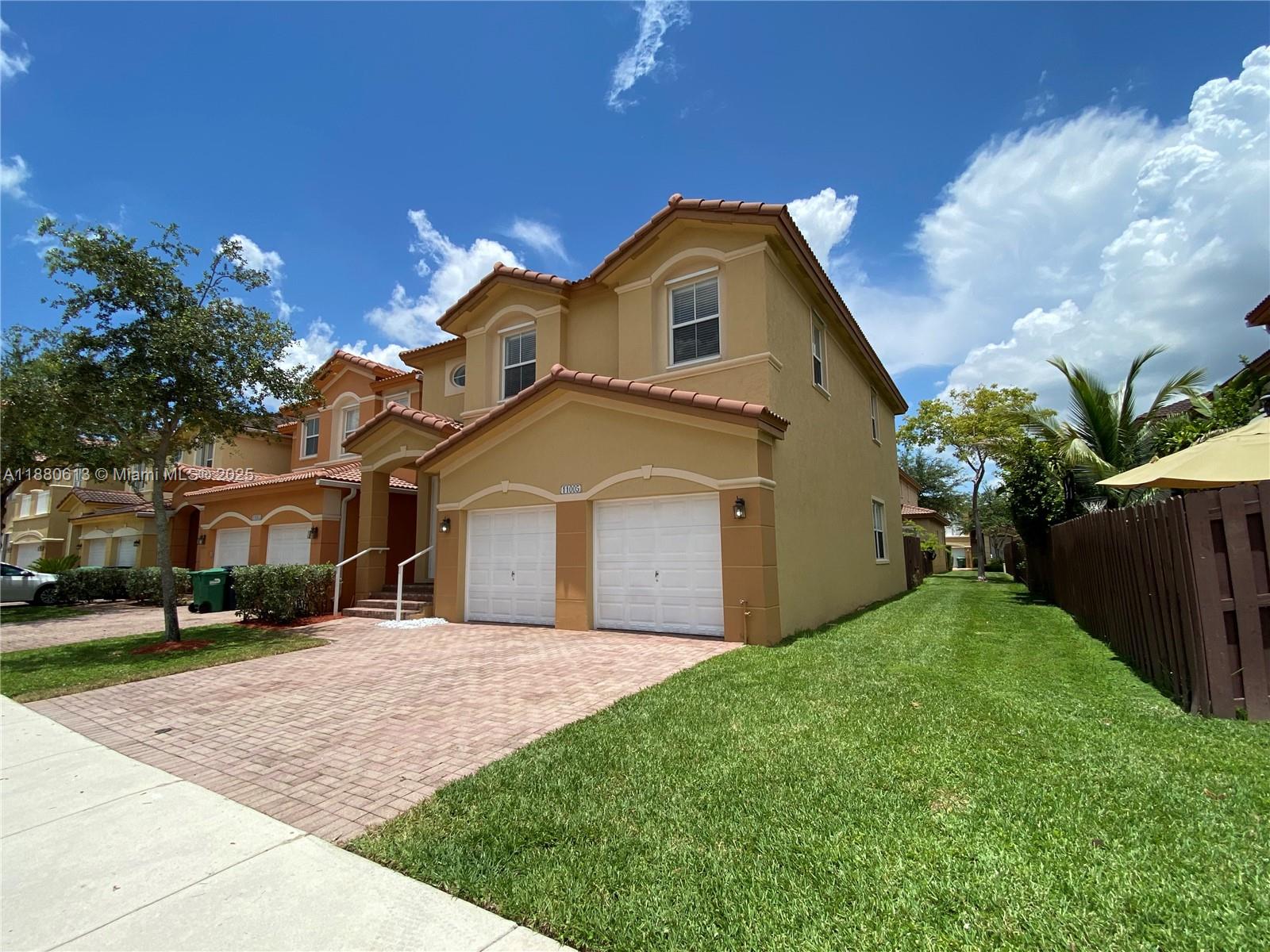 11005 NW 87th St