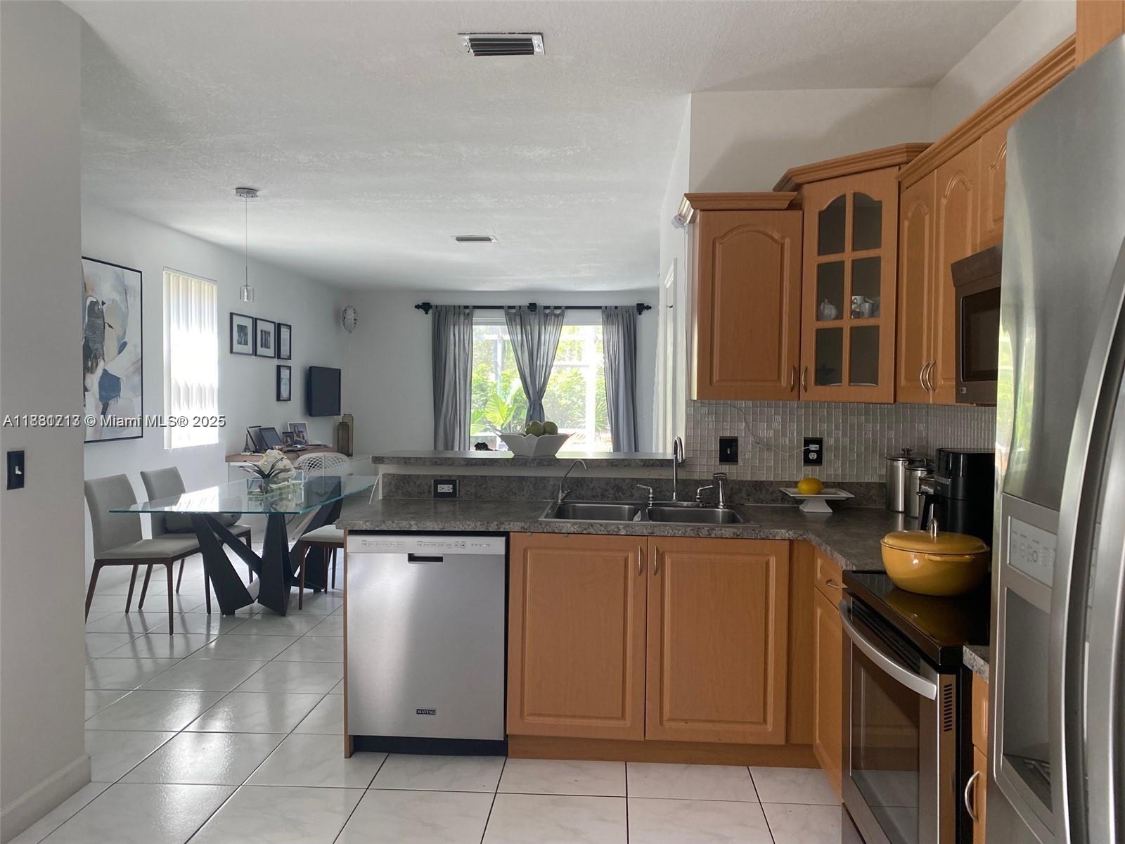 2074 Madeira D #2074