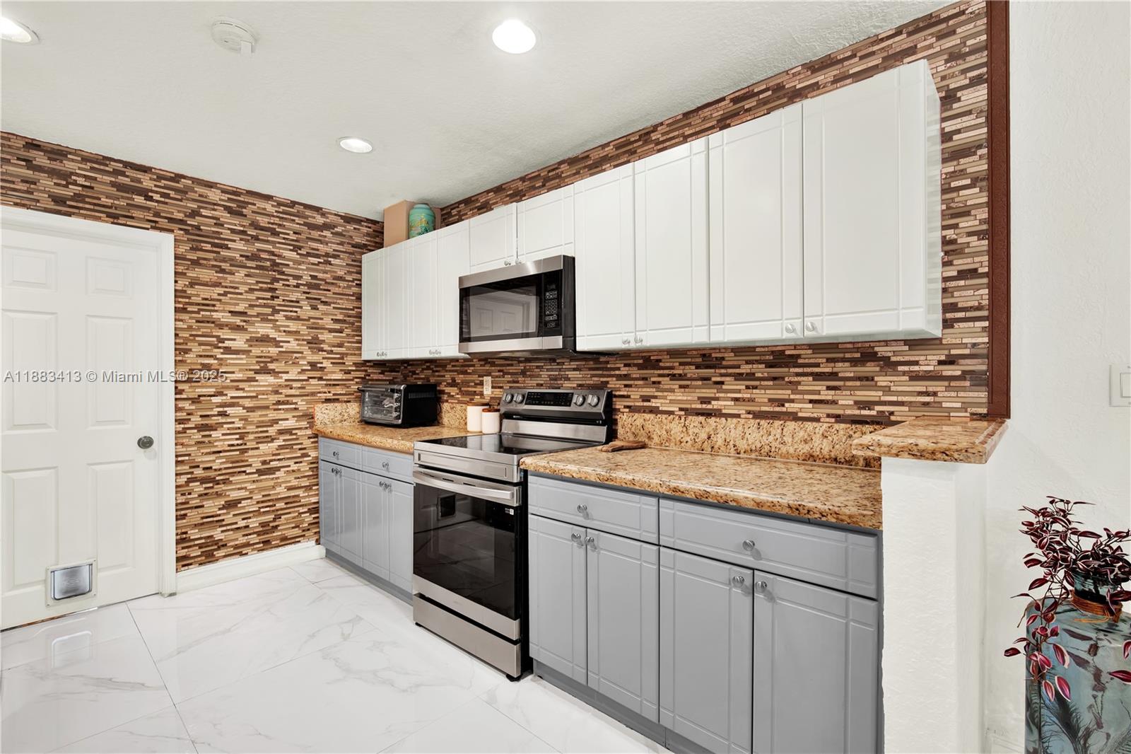 6400 SW 62nd Ct South Miami, FL 33143