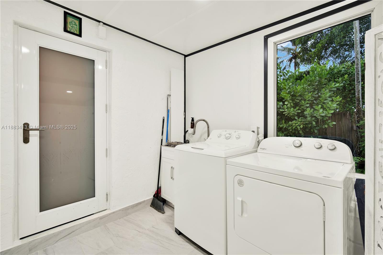 6400 SW 62nd Ct South Miami, FL 33143