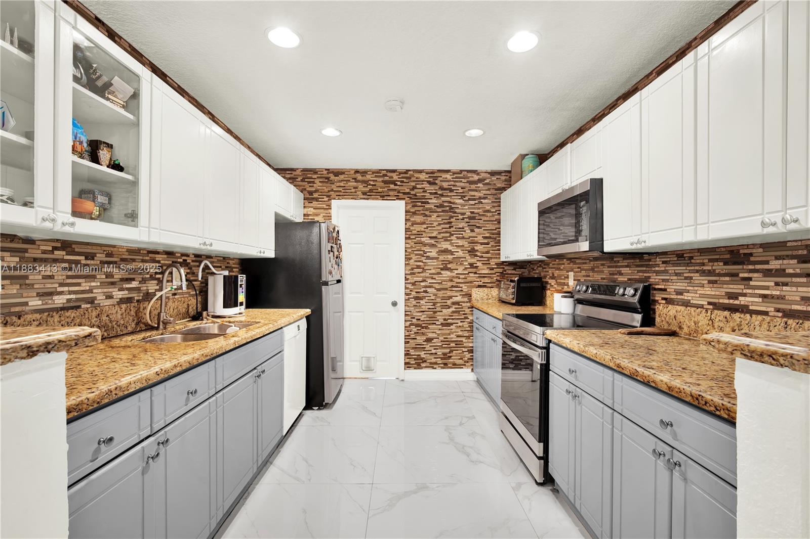 6400 SW 62nd Ct South Miami, FL 33143