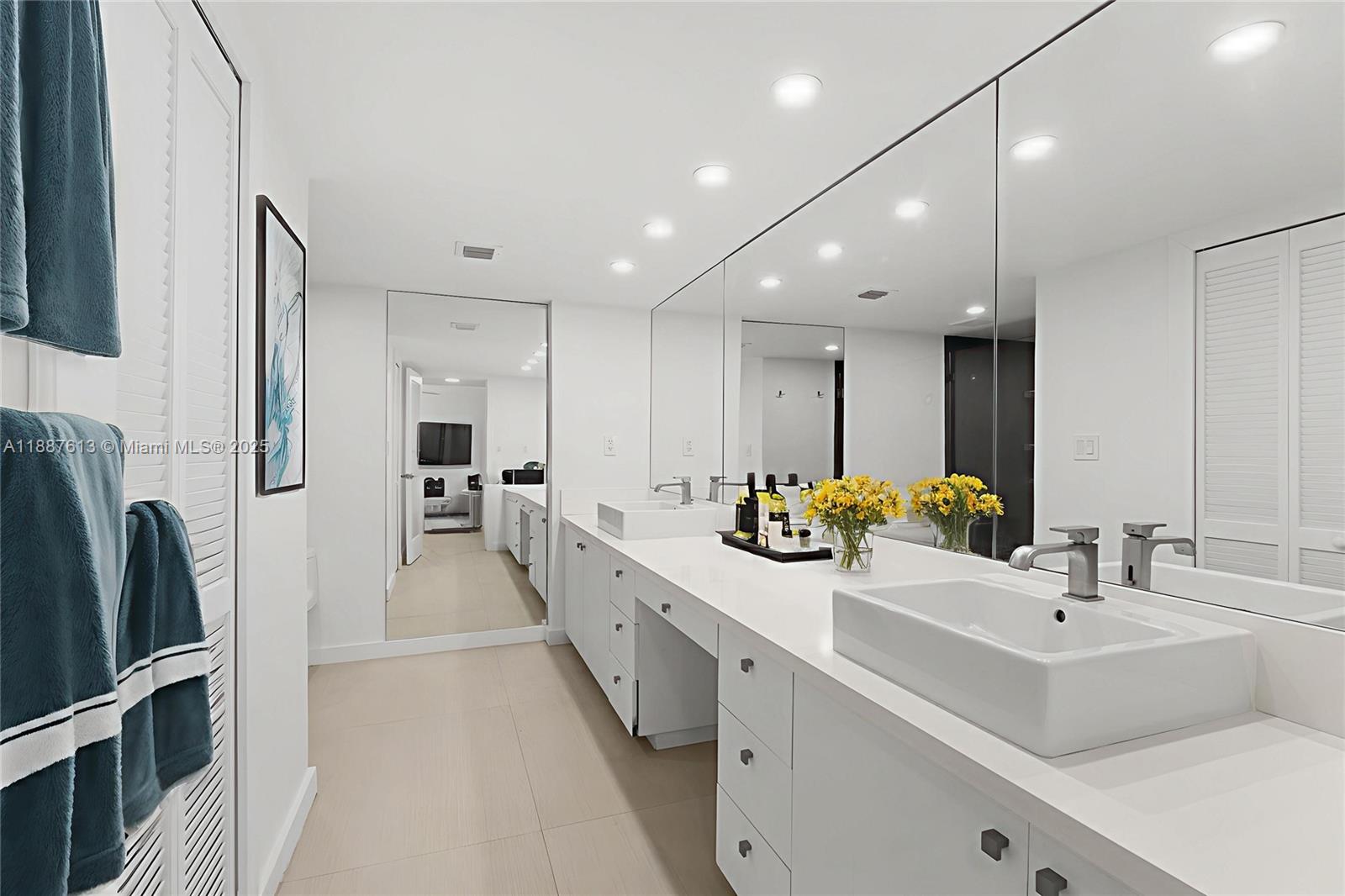 image Ocean Village Condo9