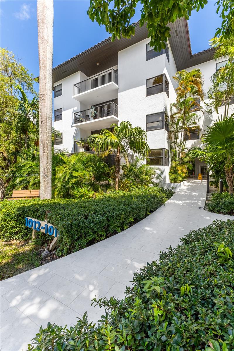 image Ocean Village Condo1