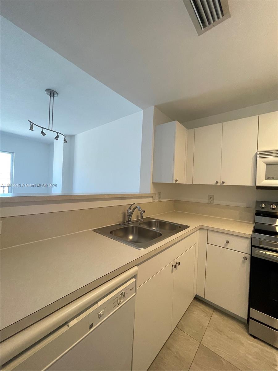 10 Aragon Ave #1412 Coral Gables, FL 33134 10 Aragon Ave #1412 Coral Gables, FL 33134