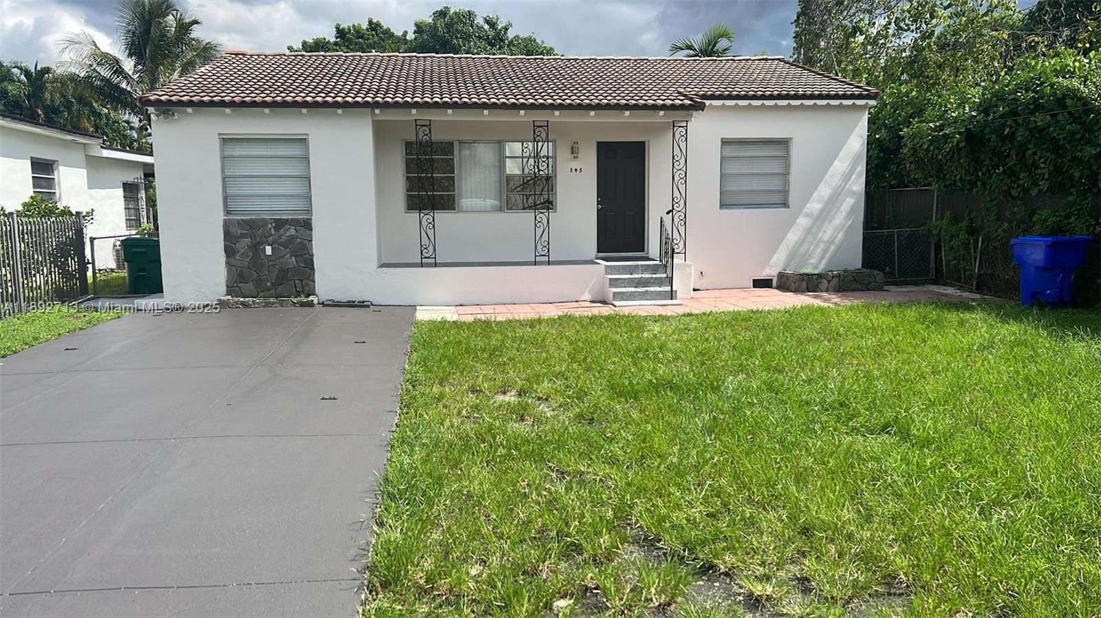 345 SW 49th Ave