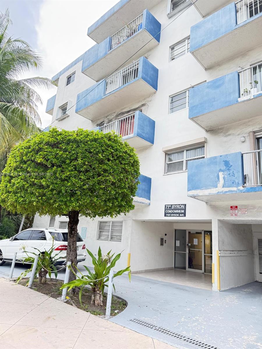 7101 Byron Ave #504