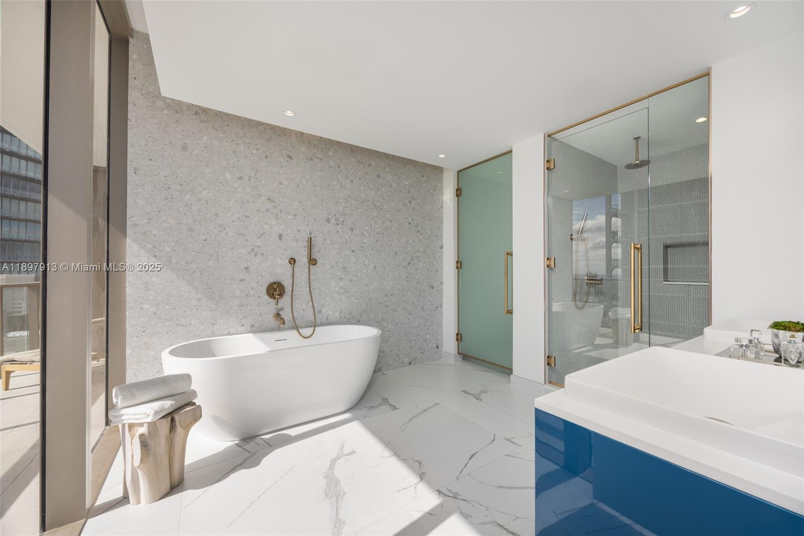 2678 Tigertail Ave #1706 Coconut Grove, FL 33133