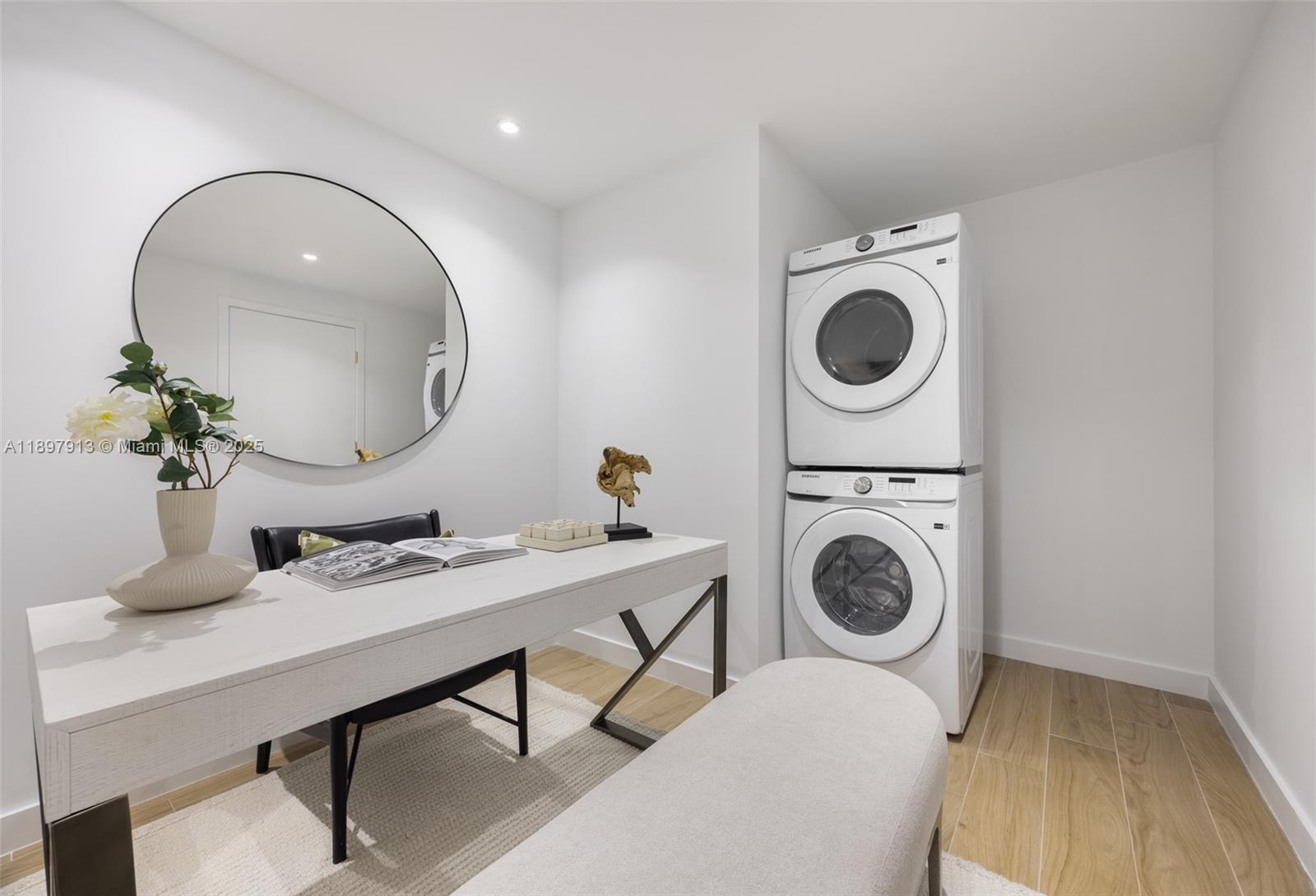 2678 Tigertail Ave #1706 Coconut Grove, FL 33133