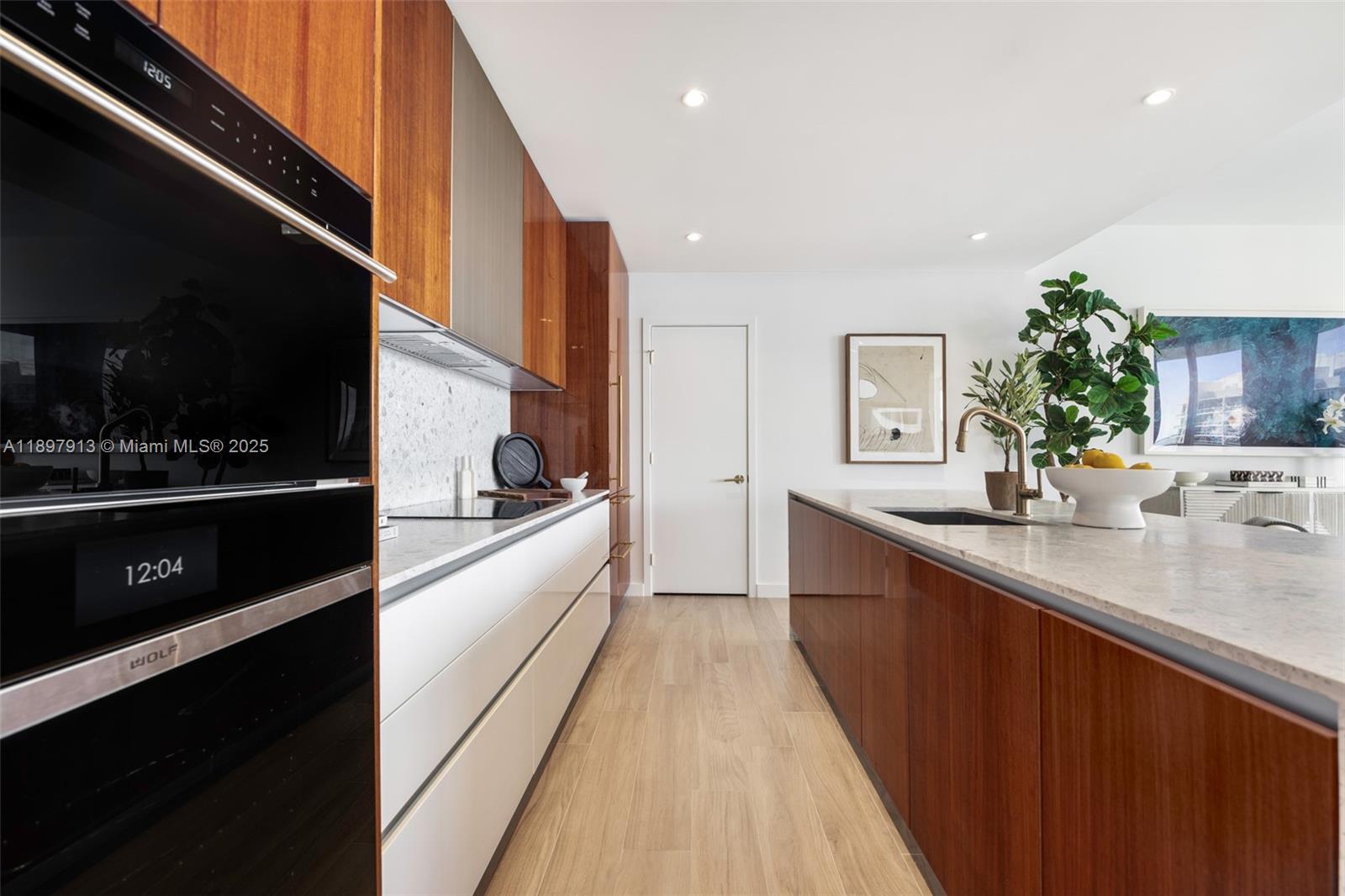 2678 Tigertail Ave #1706 Coconut Grove, FL 33133